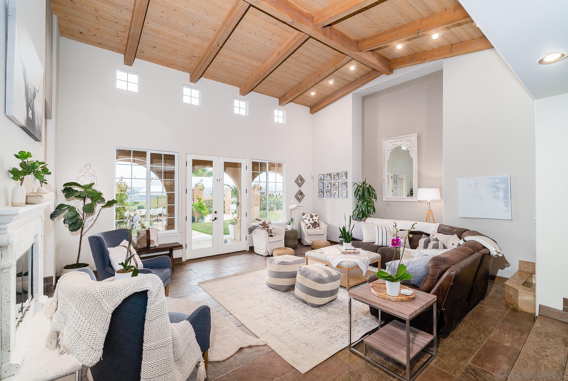 Detail Gallery Image 12 of 68 For 5320  Olive Hill Trl, Bonsall,  CA 92003 - 7 Beds | 6/1 Baths