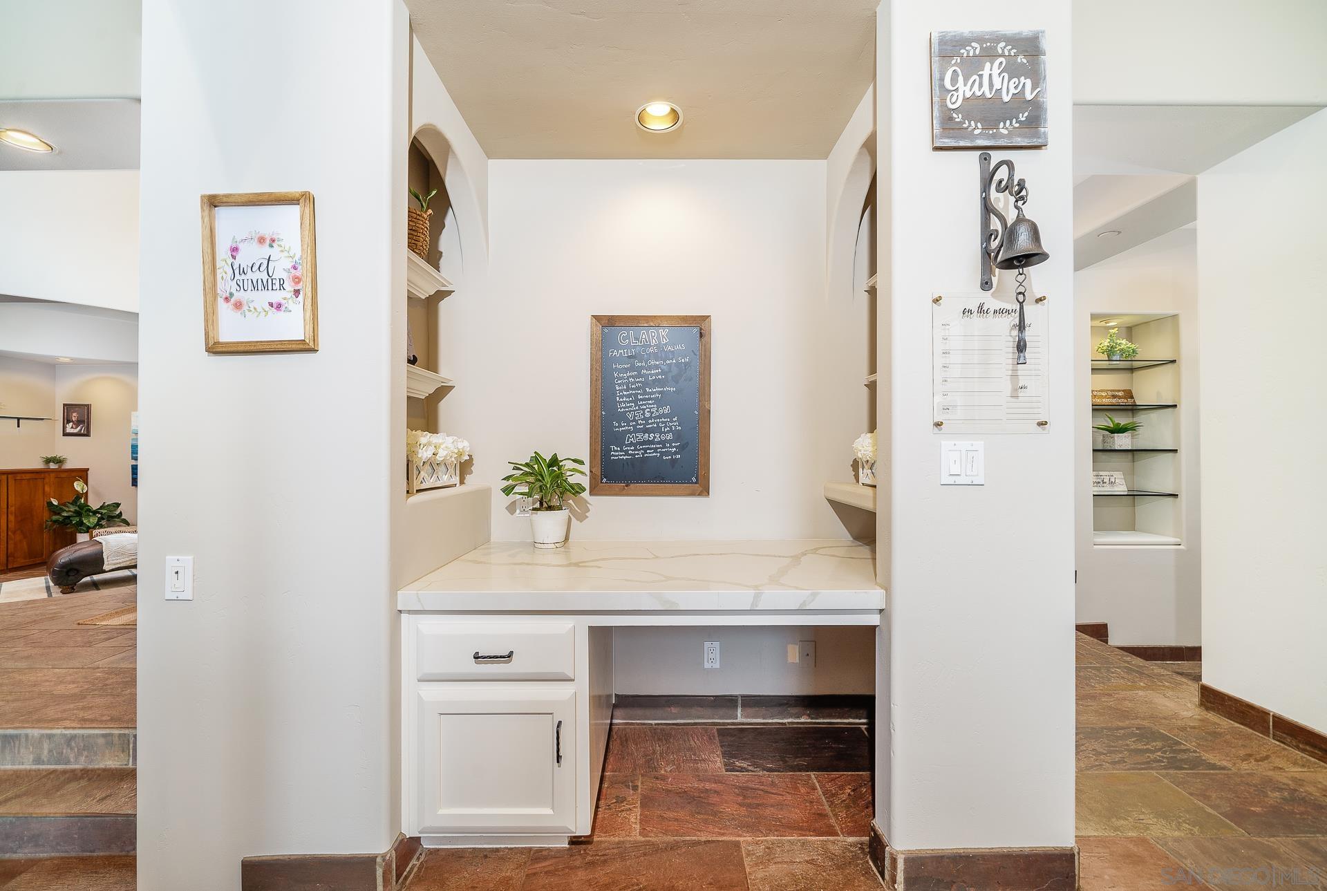 Detail Gallery Image 16 of 68 For 5320  Olive Hill Trl, Bonsall,  CA 92003 - 7 Beds | 6/1 Baths