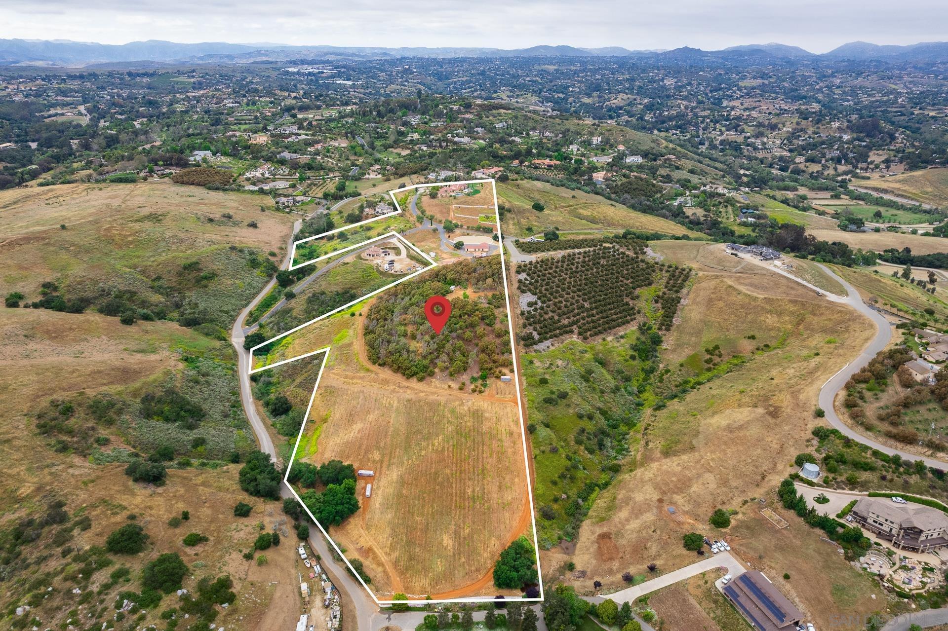 Detail Gallery Image 4 of 68 For 5320  Olive Hill Trl, Bonsall,  CA 92003 - 7 Beds | 6/1 Baths