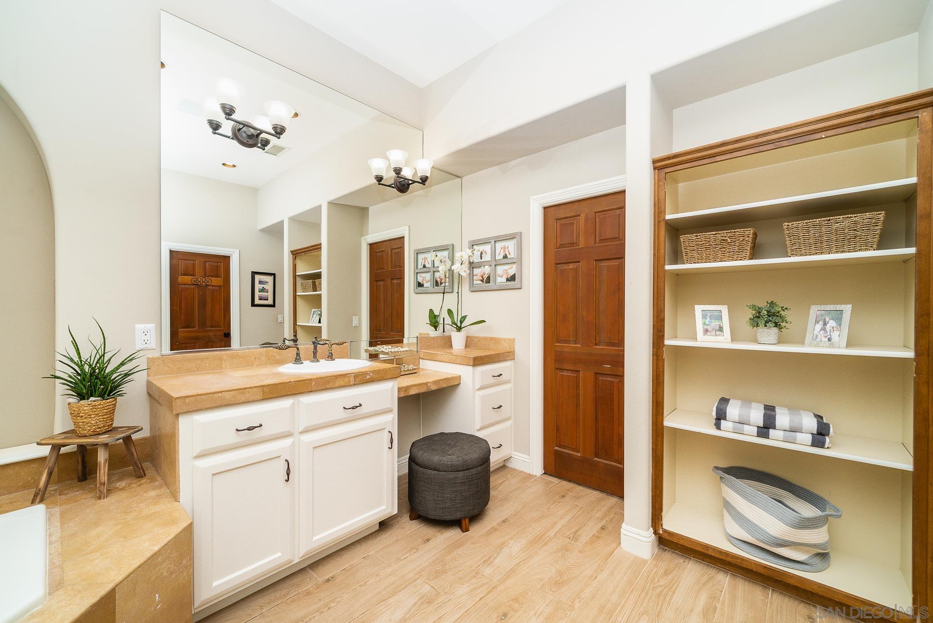 Detail Gallery Image 32 of 68 For 5320  Olive Hill Trl, Bonsall,  CA 92003 - 7 Beds | 6/1 Baths