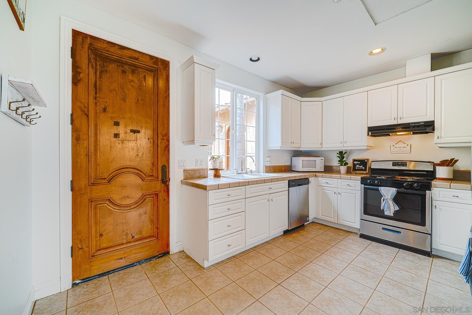 Detail Gallery Image 42 of 68 For 5320  Olive Hill Trl, Bonsall,  CA 92003 - 7 Beds | 6/1 Baths