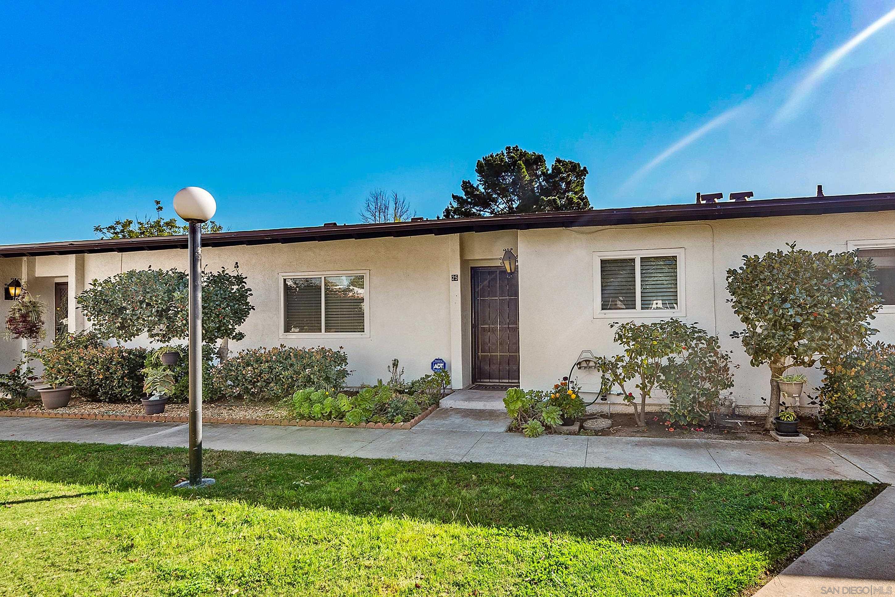 Detail Gallery Image 2 of 39 For 16566  Caminito Vecinos  #25,  San Diego,  CA 92128 - 2 Beds | 2 Baths