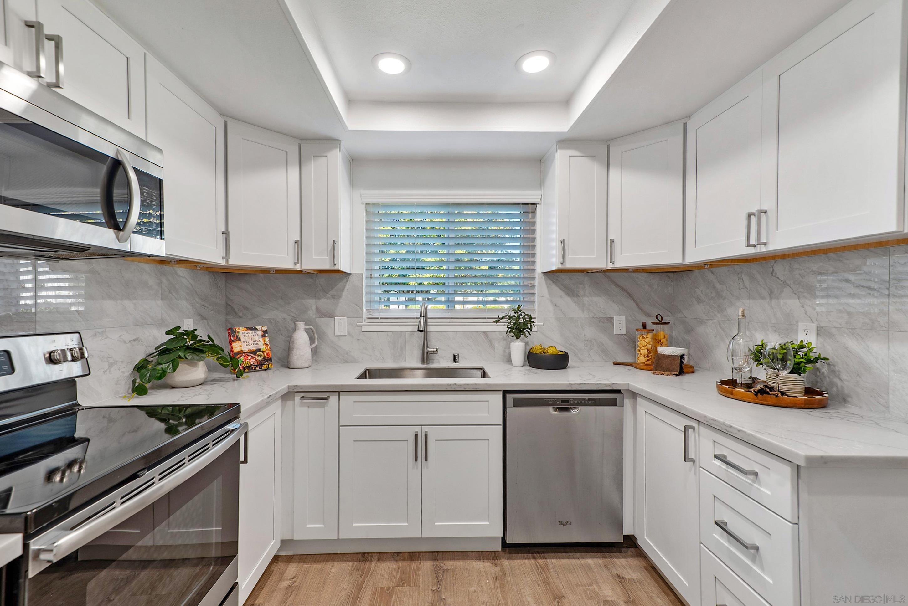 Detail Gallery Image 15 of 39 For 16566  Caminito Vecinos  #25,  San Diego,  CA 92128 - 2 Beds | 2 Baths