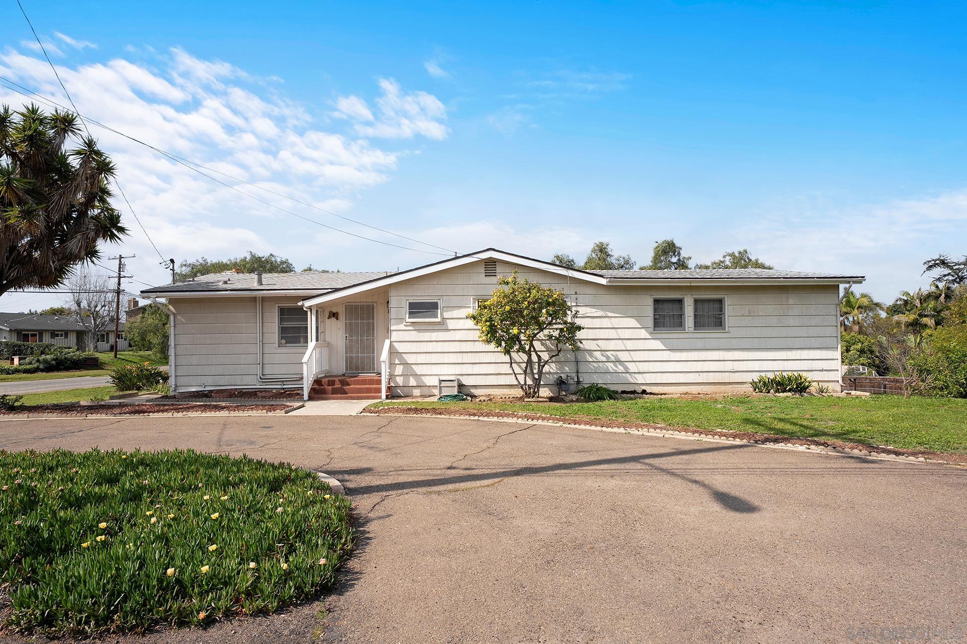 Detail Gallery Image 2 of 29 For 3448  Willow St, Bonita,  CA 91902 - 5 Beds | 3 Baths