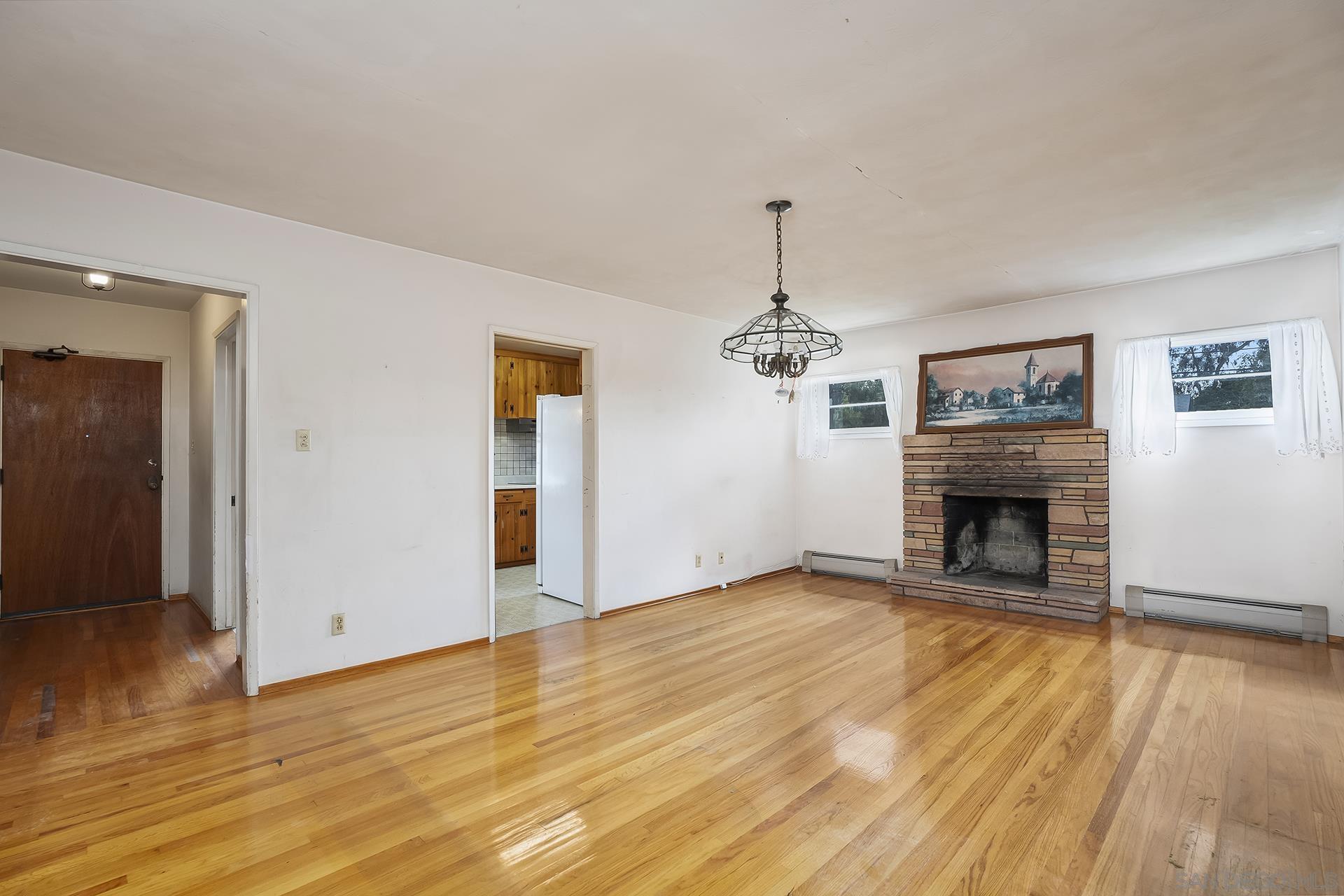 Detail Gallery Image 8 of 29 For 3448  Willow St, Bonita,  CA 91902 - 5 Beds | 3 Baths