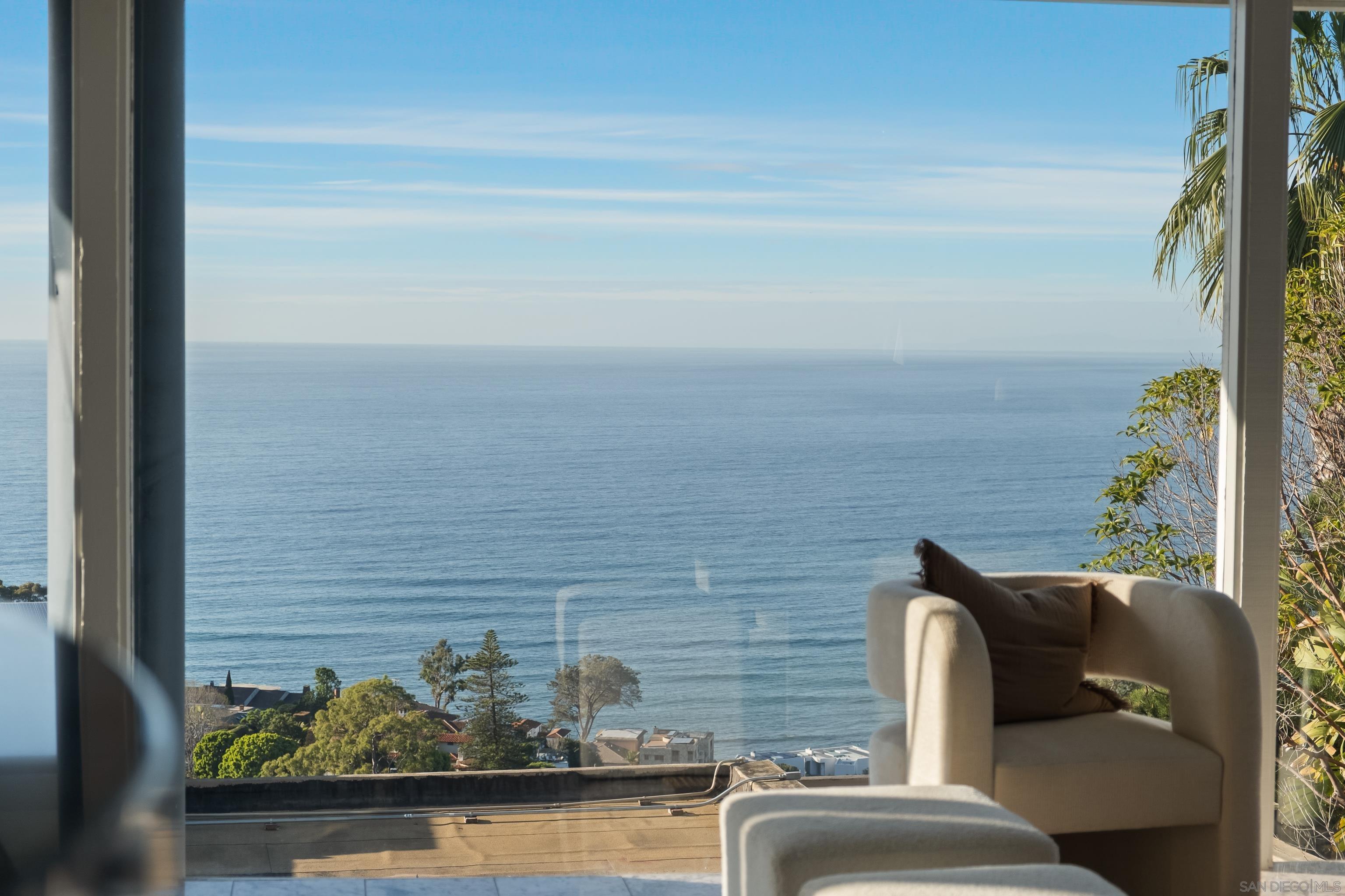 Detail Gallery Image 3 of 71 For 1705  Valdes Dr, La Jolla,  CA 92037 - 4 Beds | 4/1 Baths