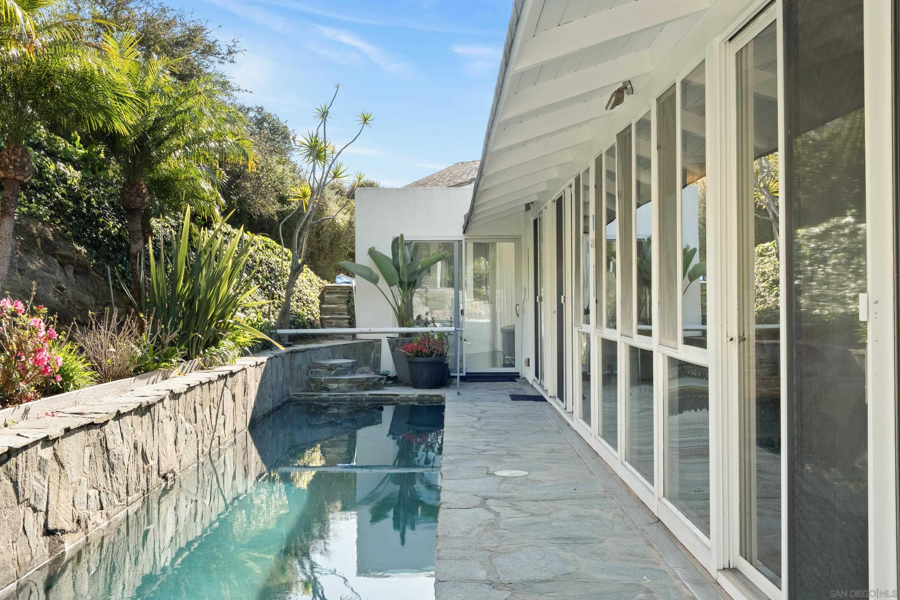 Detail Gallery Image 25 of 71 For 1705  Valdes Dr, La Jolla,  CA 92037 - 4 Beds | 4/1 Baths