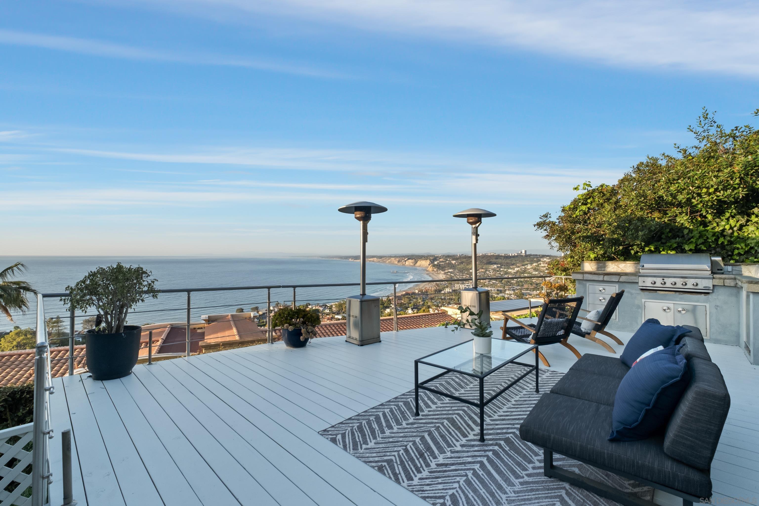 Detail Gallery Image 26 of 71 For 1705  Valdes Dr, La Jolla,  CA 92037 - 4 Beds | 4/1 Baths