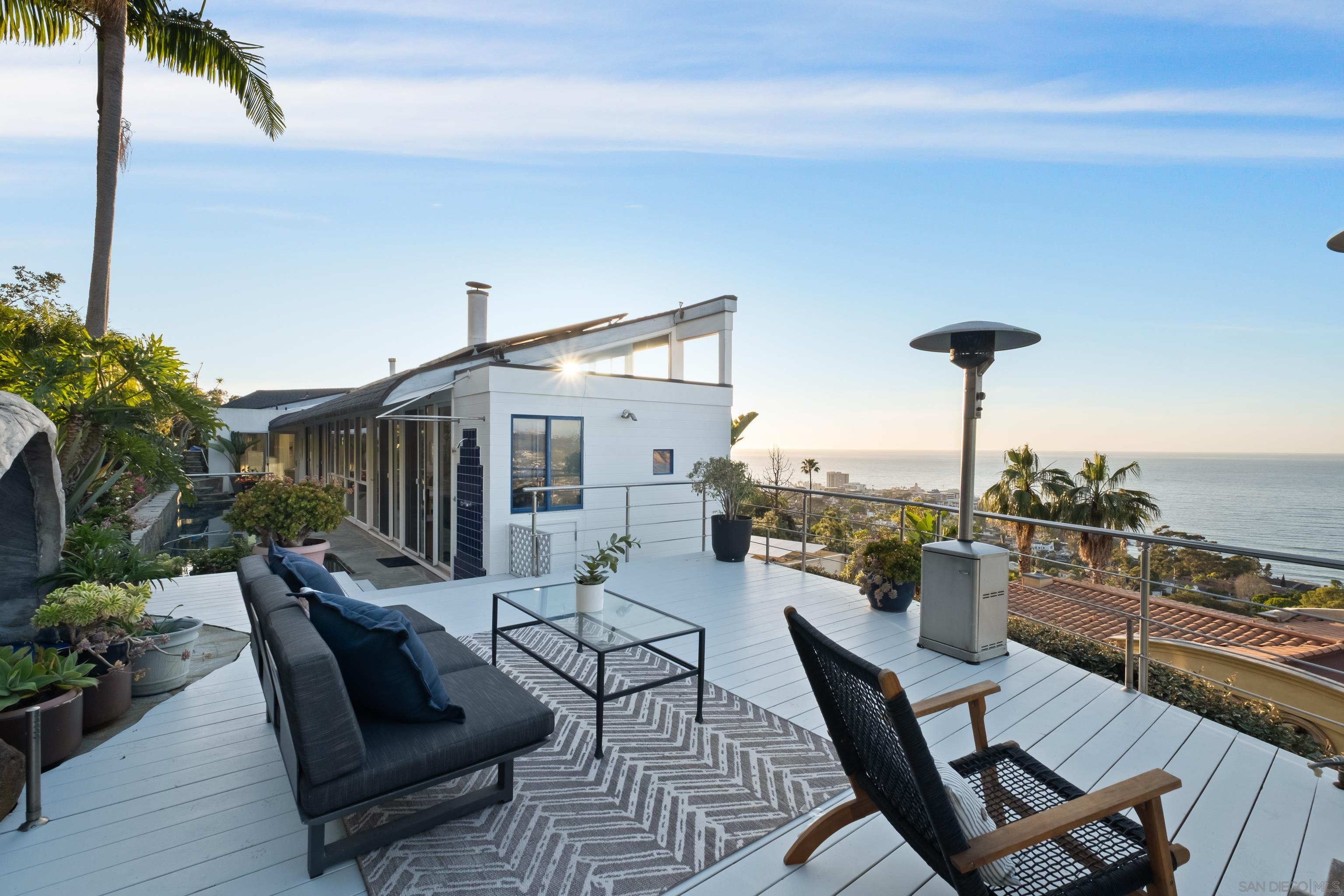 Detail Gallery Image 27 of 71 For 1705  Valdes Dr, La Jolla,  CA 92037 - 4 Beds | 4/1 Baths