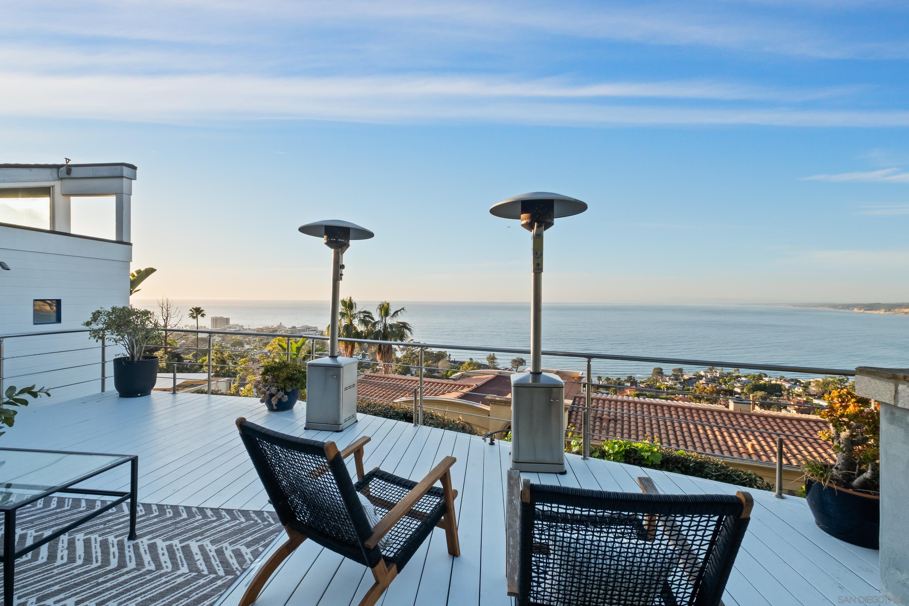Detail Gallery Image 28 of 71 For 1705  Valdes Dr, La Jolla,  CA 92037 - 4 Beds | 4/1 Baths