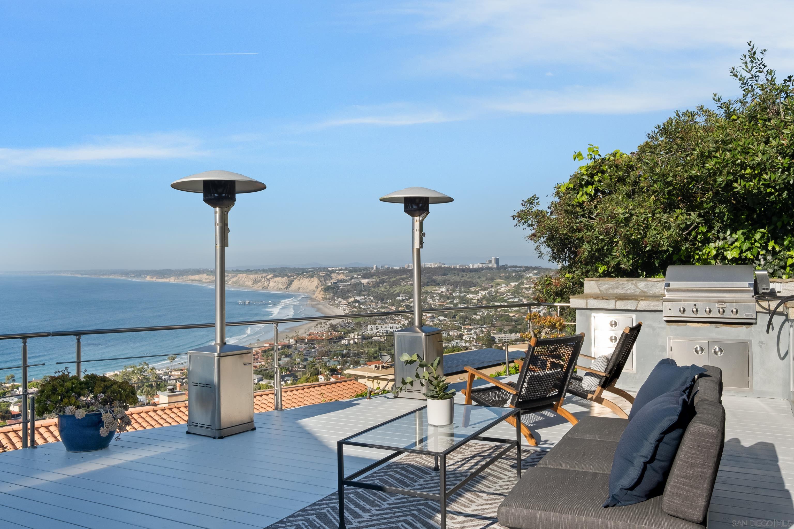 Detail Gallery Image 30 of 71 For 1705  Valdes Dr, La Jolla,  CA 92037 - 4 Beds | 4/1 Baths