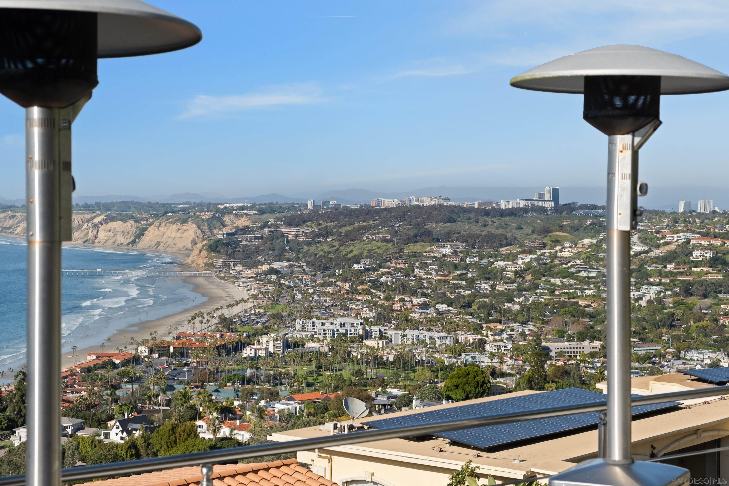 Detail Gallery Image 31 of 71 For 1705  Valdes Dr, La Jolla,  CA 92037 - 4 Beds | 4/1 Baths