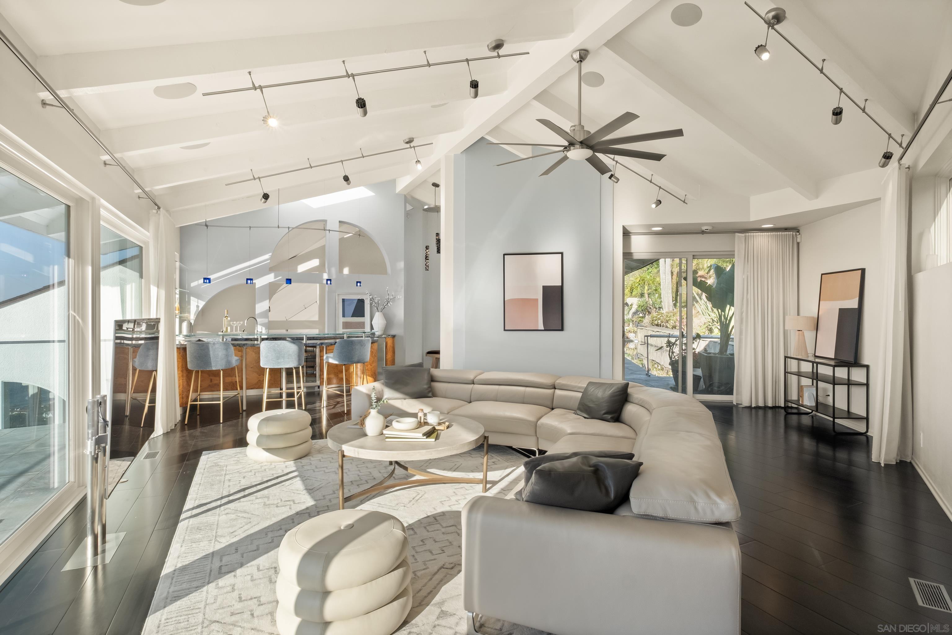 Detail Gallery Image 33 of 71 For 1705  Valdes Dr, La Jolla,  CA 92037 - 4 Beds | 4/1 Baths