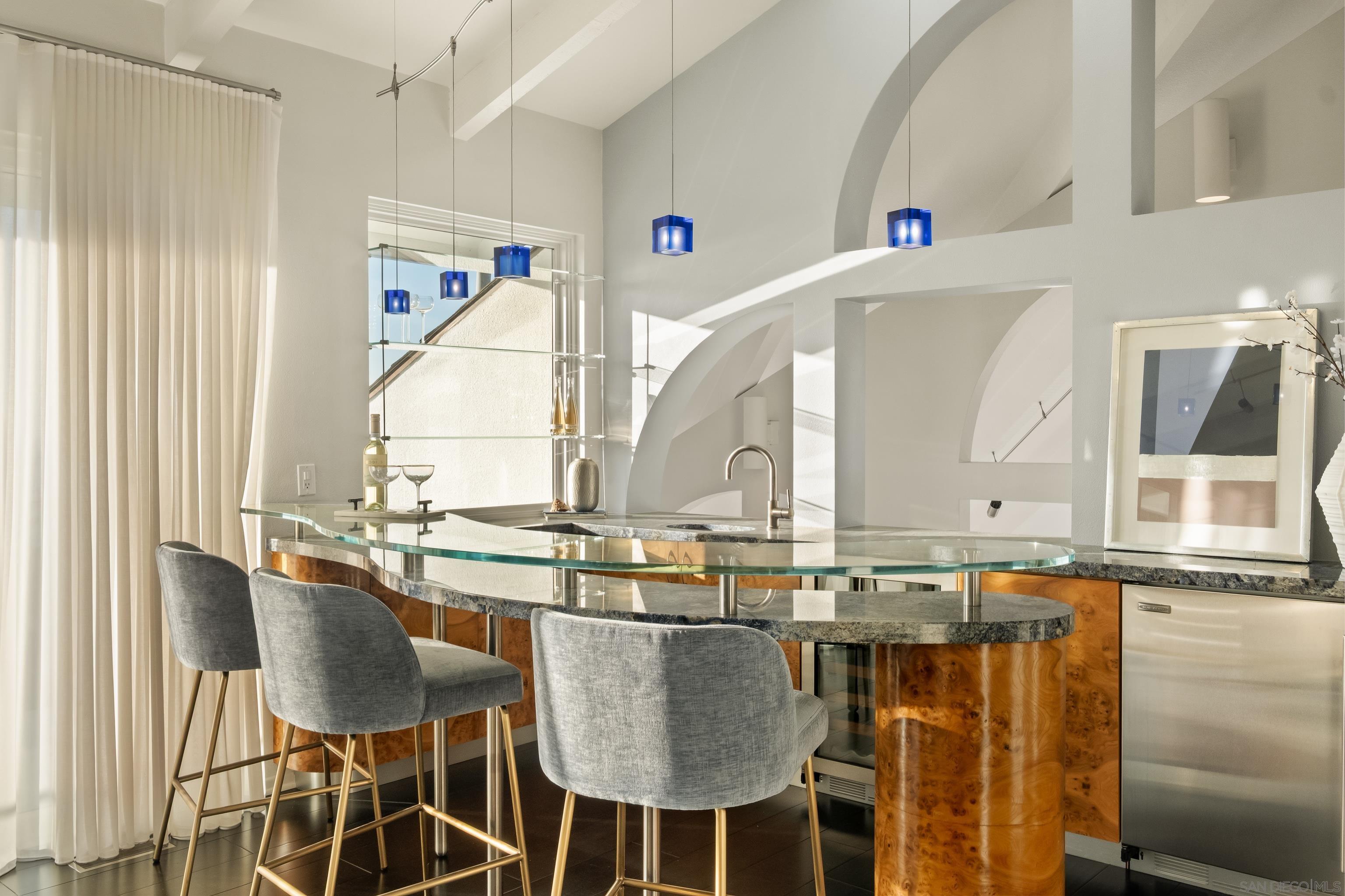 Detail Gallery Image 35 of 71 For 1705  Valdes Dr, La Jolla,  CA 92037 - 4 Beds | 4/1 Baths