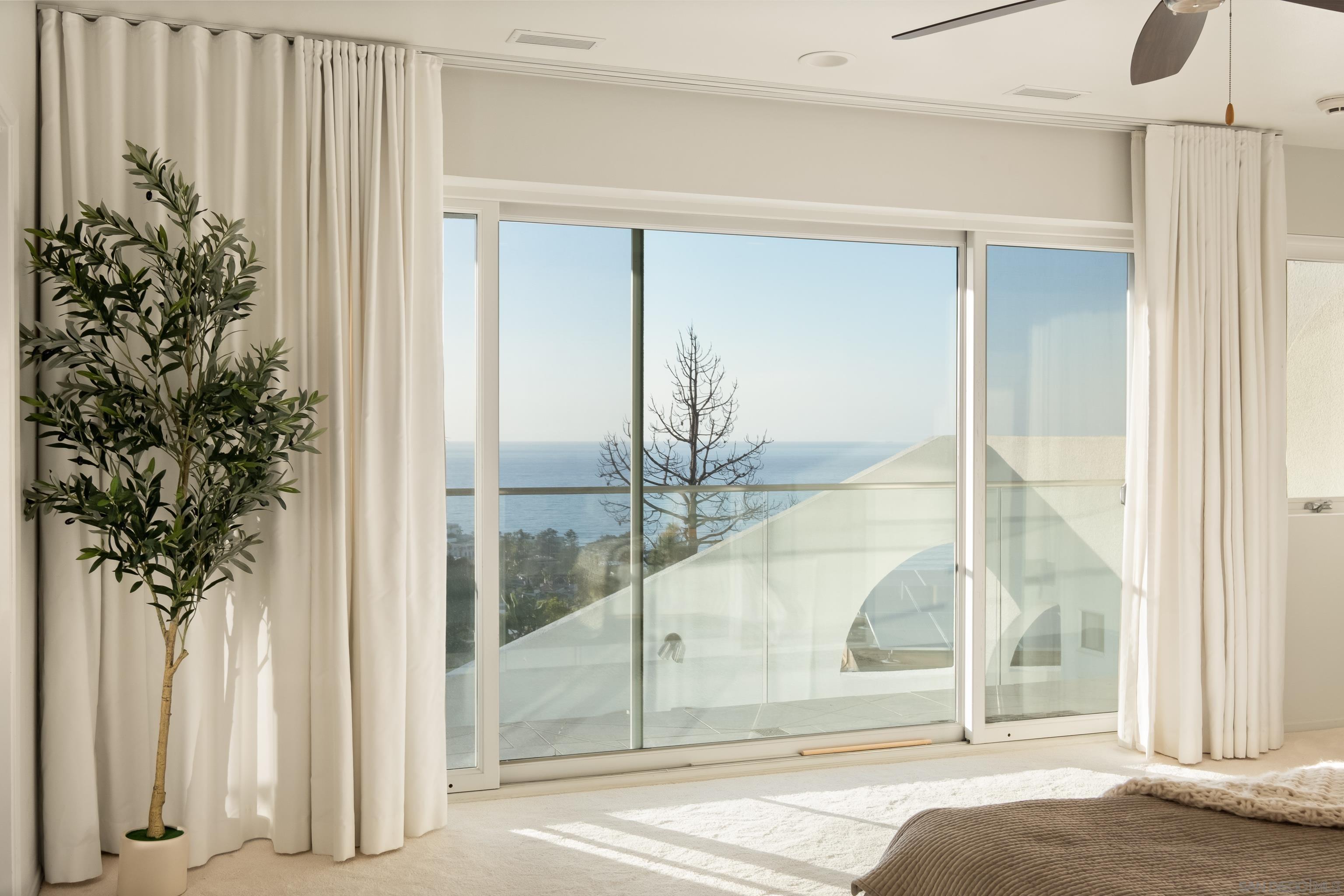 Detail Gallery Image 42 of 71 For 1705  Valdes Dr, La Jolla,  CA 92037 - 4 Beds | 4/1 Baths