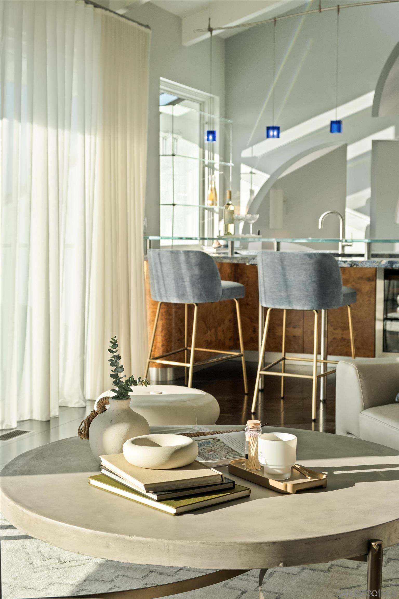 Detail Gallery Image 48 of 71 For 1705  Valdes Dr, La Jolla,  CA 92037 - 4 Beds | 4/1 Baths