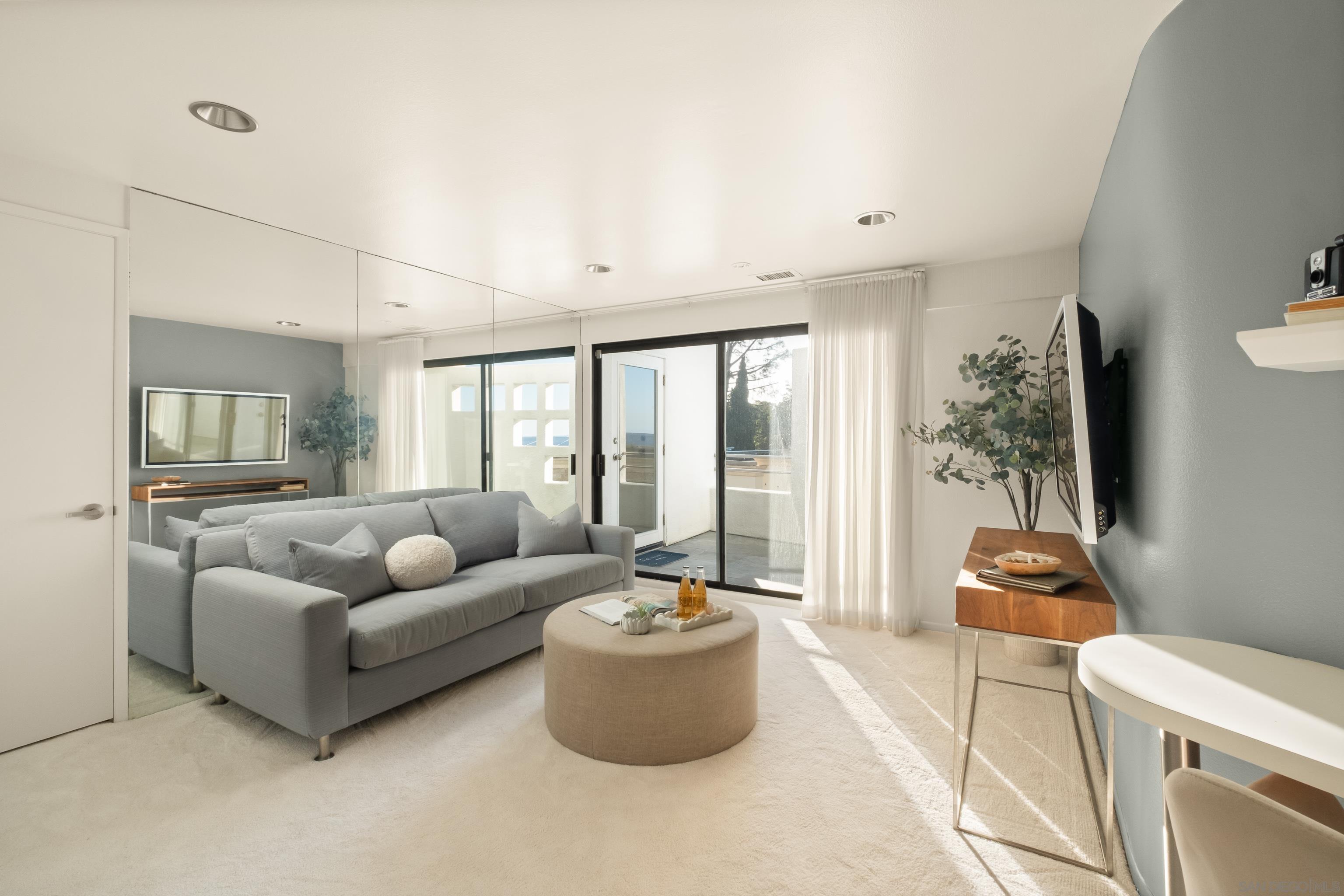 Detail Gallery Image 51 of 71 For 1705  Valdes Dr, La Jolla,  CA 92037 - 4 Beds | 4/1 Baths