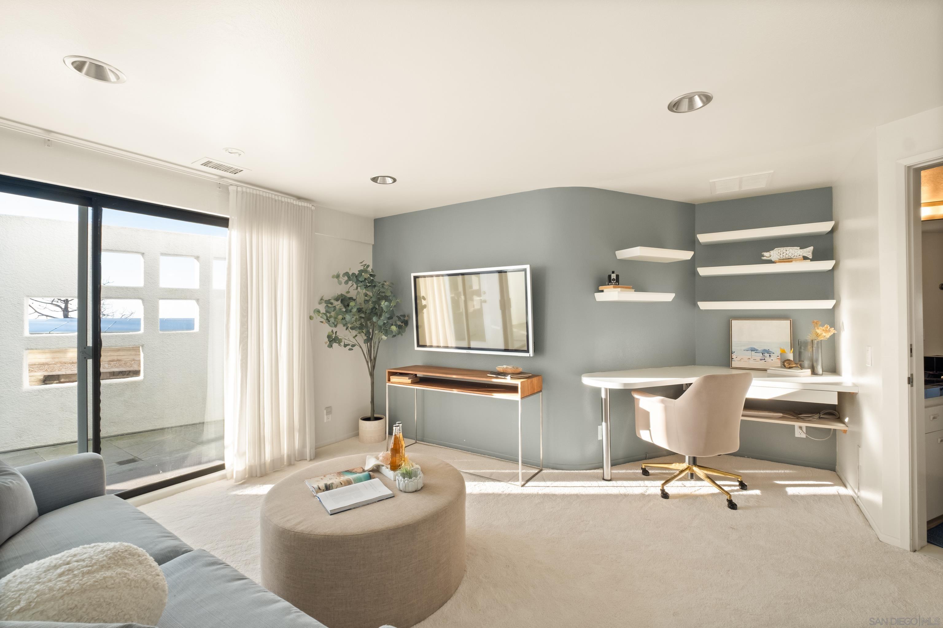 Detail Gallery Image 52 of 71 For 1705  Valdes Dr, La Jolla,  CA 92037 - 4 Beds | 4/1 Baths