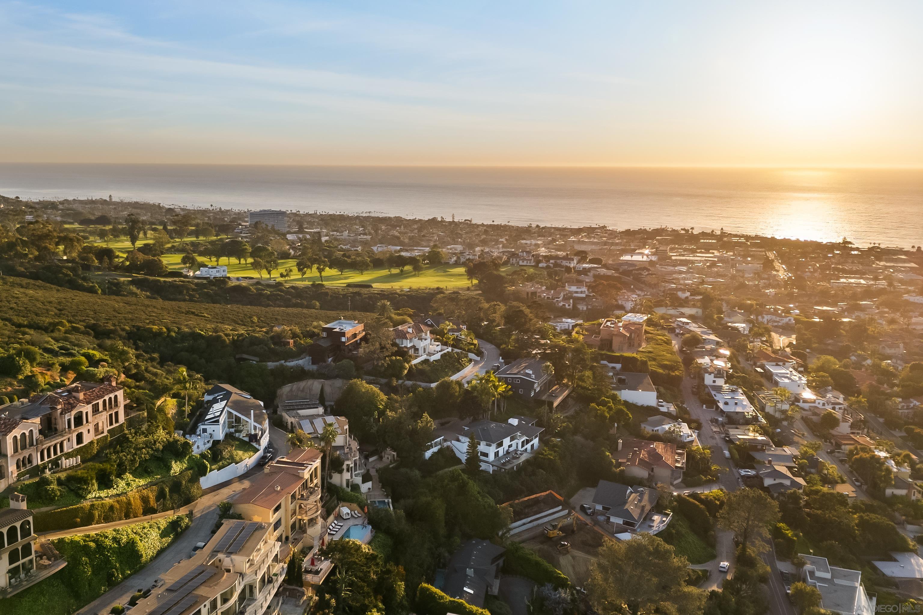 Detail Gallery Image 62 of 71 For 1705  Valdes Dr, La Jolla,  CA 92037 - 4 Beds | 4/1 Baths