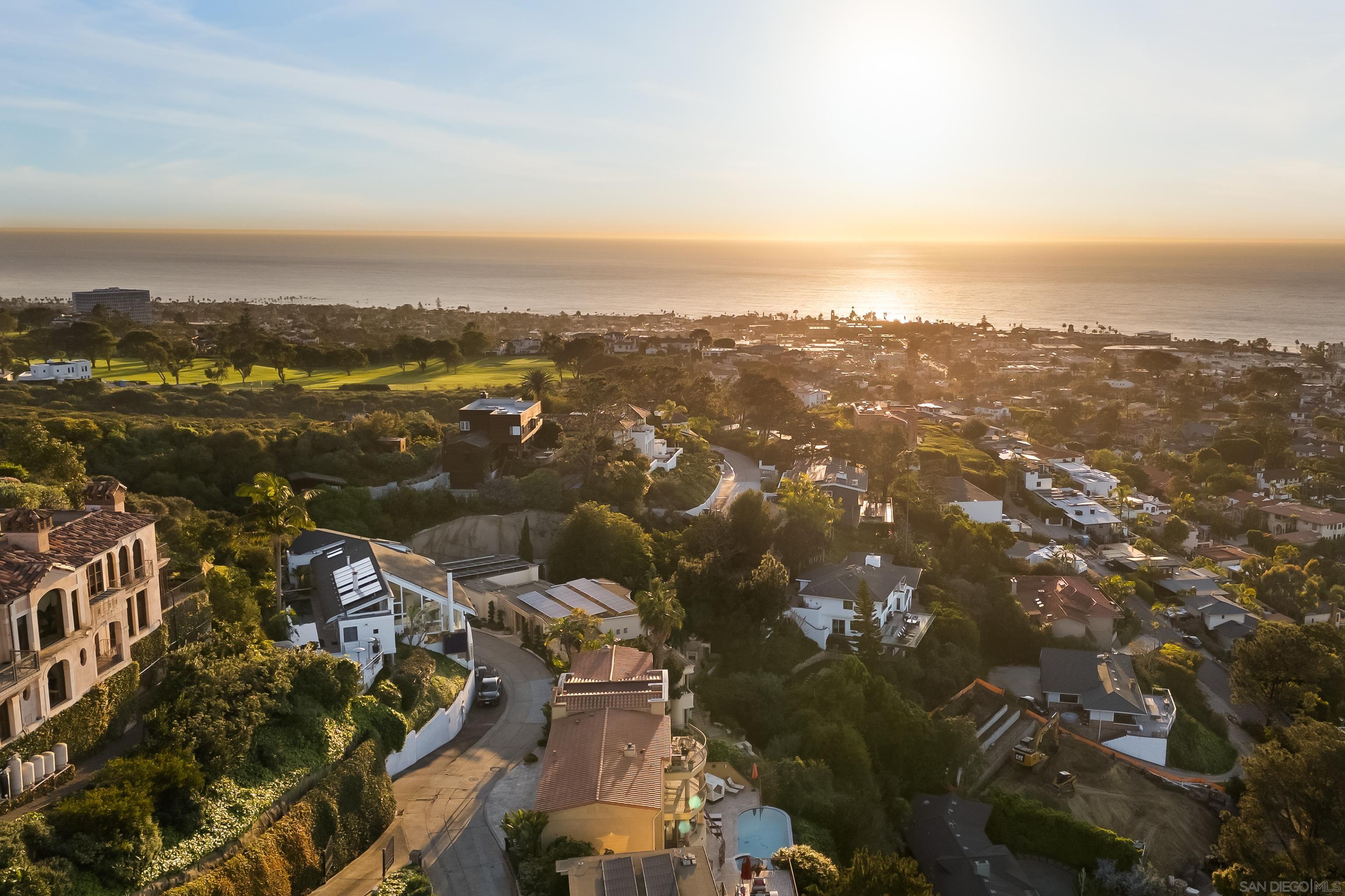 Detail Gallery Image 64 of 71 For 1705  Valdes Dr, La Jolla,  CA 92037 - 4 Beds | 4/1 Baths