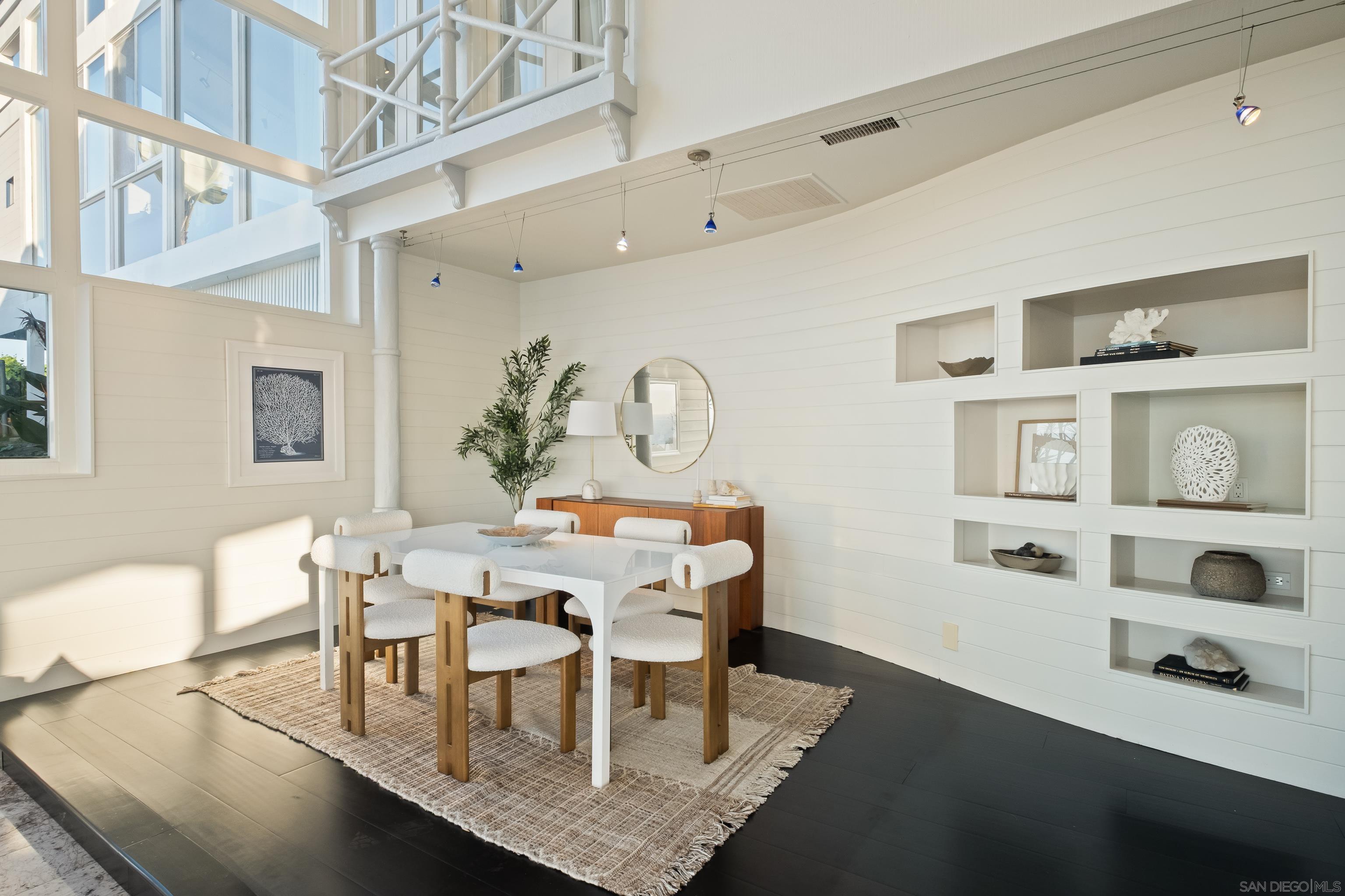 Detail Gallery Image 8 of 71 For 1705  Valdes Dr, La Jolla,  CA 92037 - 4 Beds | 4/1 Baths