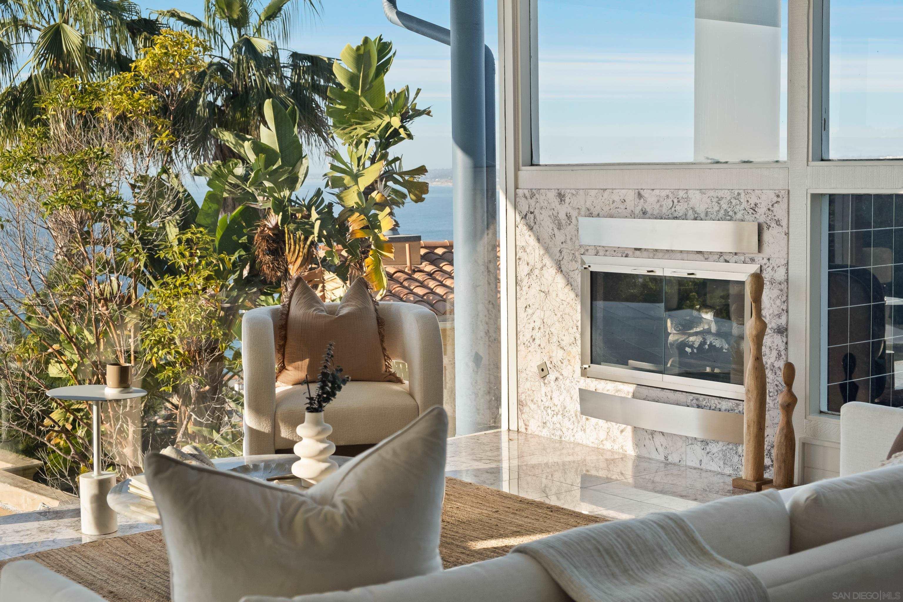 Detail Gallery Image 9 of 71 For 1705  Valdes Dr, La Jolla,  CA 92037 - 4 Beds | 4/1 Baths