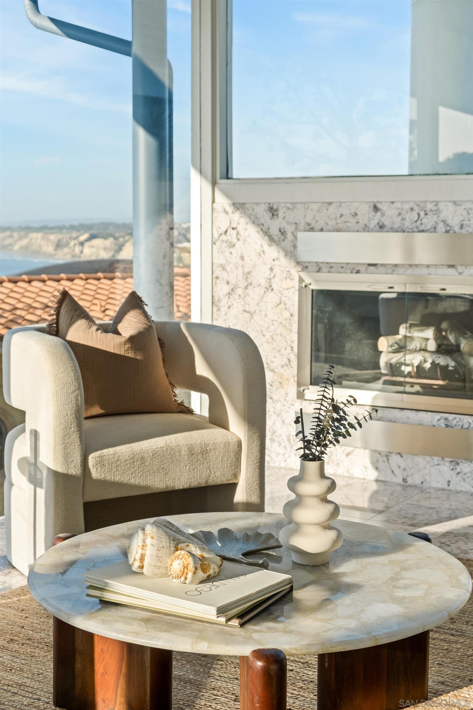 Detail Gallery Image 10 of 71 For 1705  Valdes Dr, La Jolla,  CA 92037 - 4 Beds | 4/1 Baths