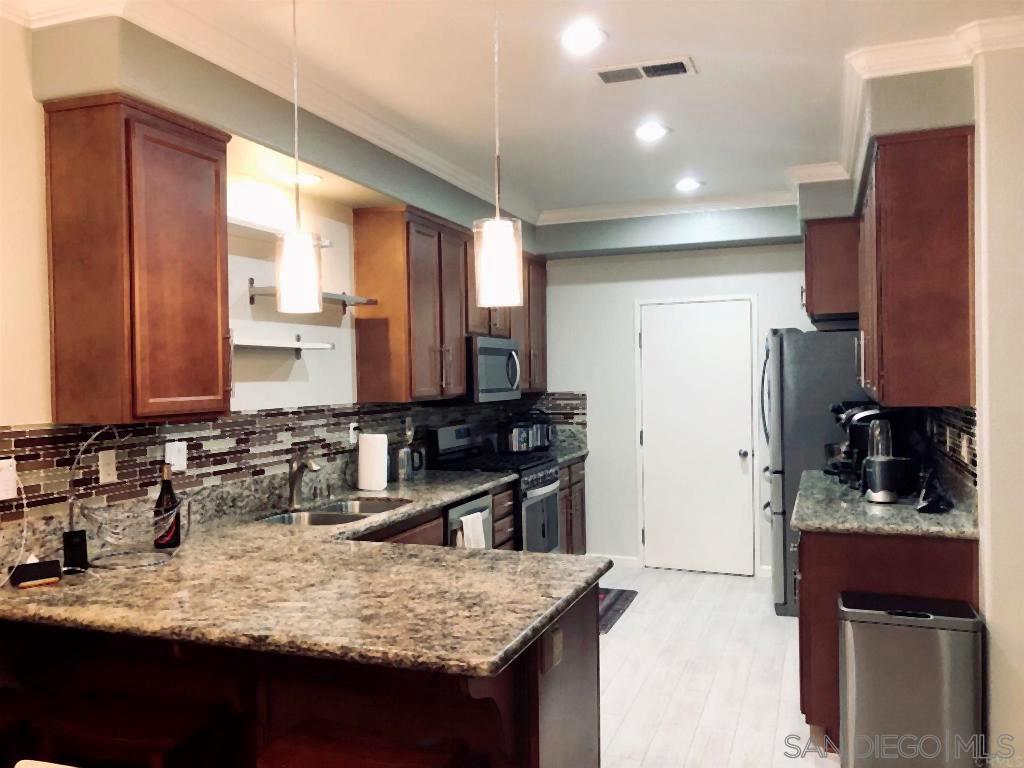 Detail Gallery Image 7 of 7 For 1460  Levant Lane  4, Chula Vista,  CA 91913 - 3 Beds | 2/1 Baths