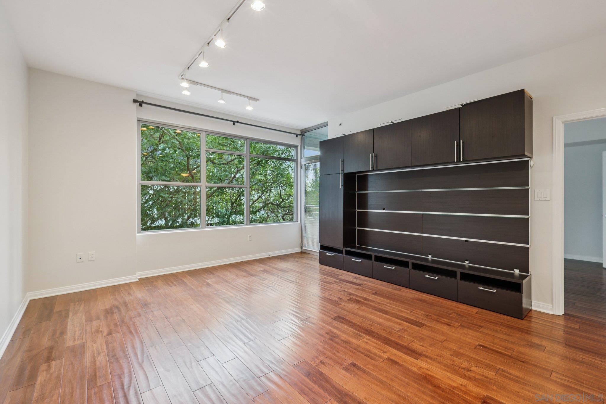 Detail Gallery Image 2 of 43 For 206  Park Blvd  #307,  San Diego,  CA 92101 - 1 Beds | 1 Baths