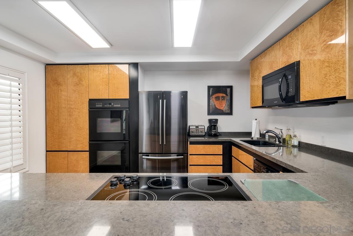 Detail Gallery Image 9 of 27 For 100  Coast  304, La Jolla,  CA 92037 - 2 Beds | 2 Baths