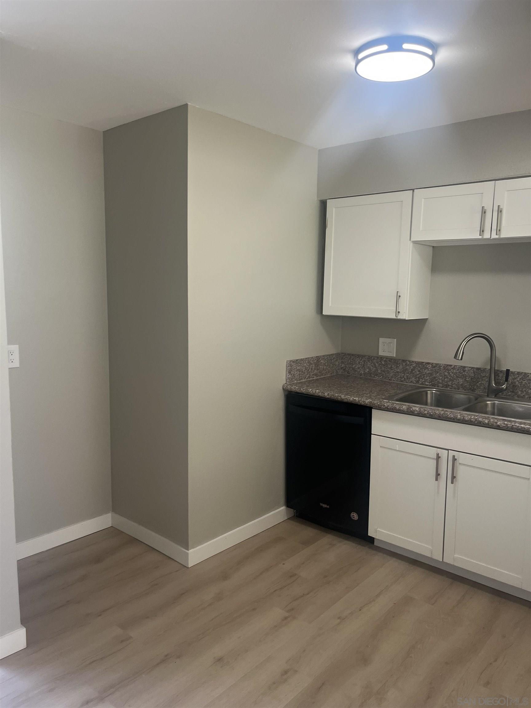 Detail Gallery Image 7 of 16 For 135  Cook St Unit#3  3, Redlands,  CA 92374 - 2 Beds | 1/1 Baths