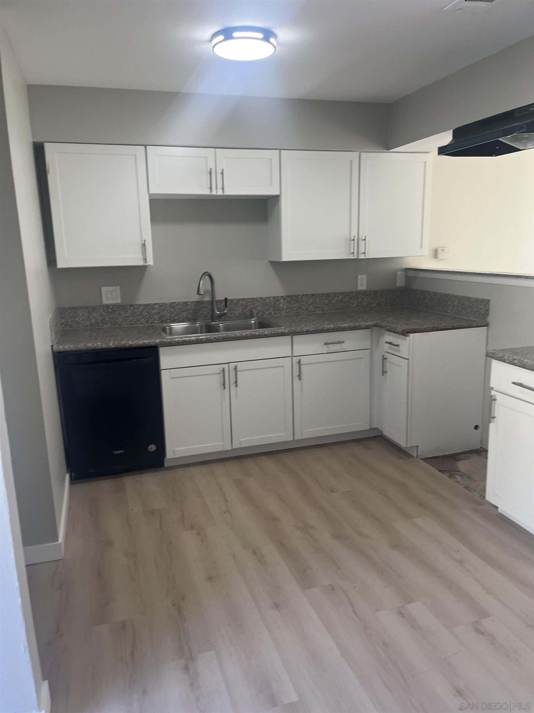 Detail Gallery Image 8 of 16 For 135  Cook St Unit#3  3, Redlands,  CA 92374 - 2 Beds | 1/1 Baths