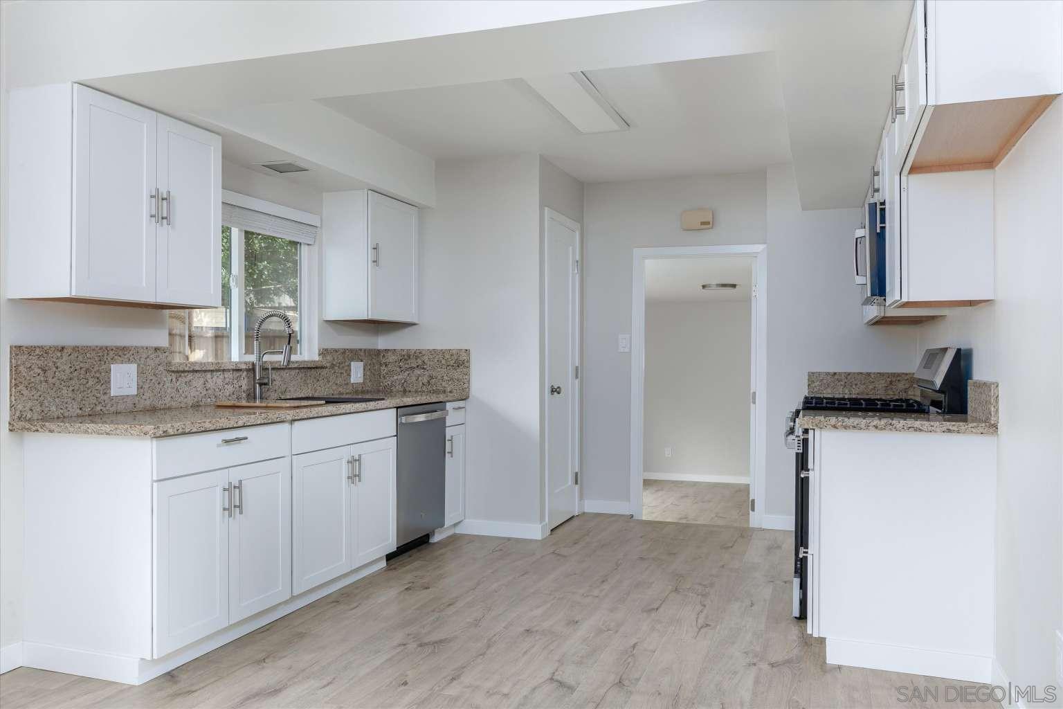 Detail Gallery Image 12 of 27 For 4345  Cayucos Ave, Atascadero,  CA 93422 - 4 Beds | 3 Baths