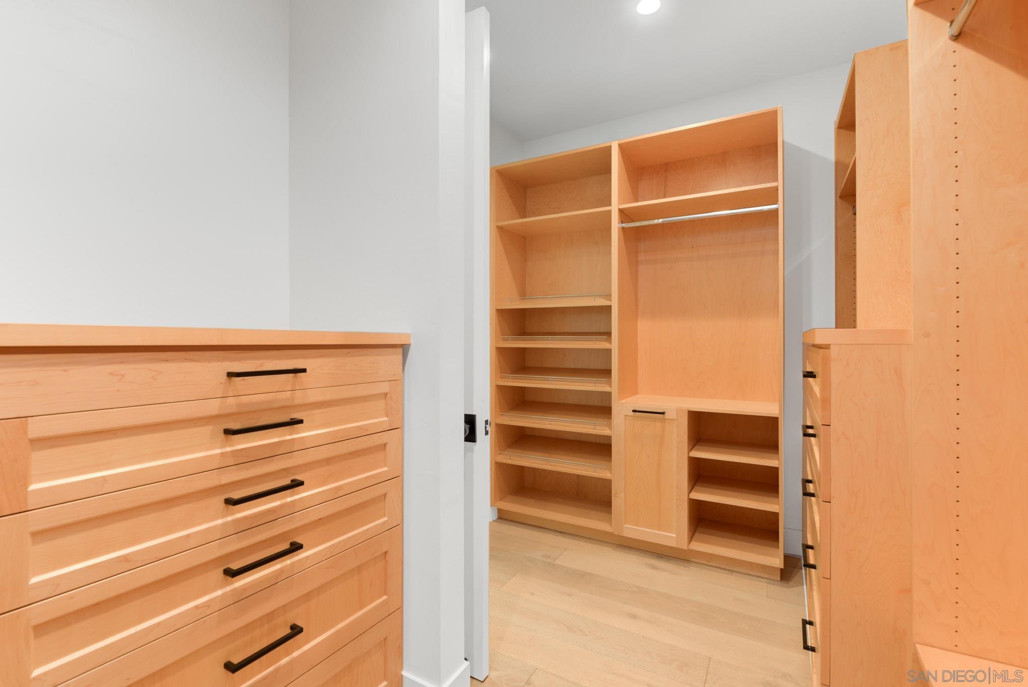 Detail Gallery Image 22 of 43 For 121  Avenida Esperanza, Encinitas,  CA 92024 - 5 Beds | 4/2 Baths