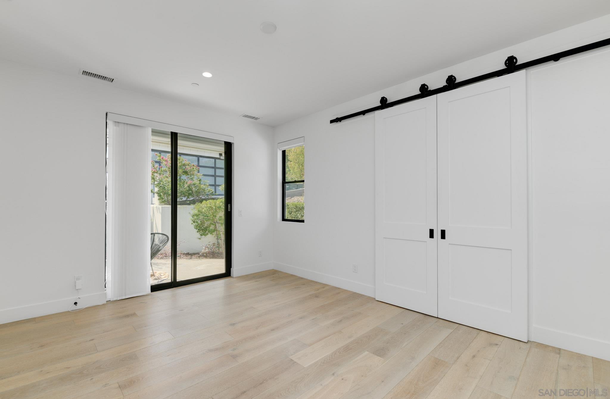 Detail Gallery Image 23 of 43 For 121  Avenida Esperanza, Encinitas,  CA 92024 - 5 Beds | 4/2 Baths