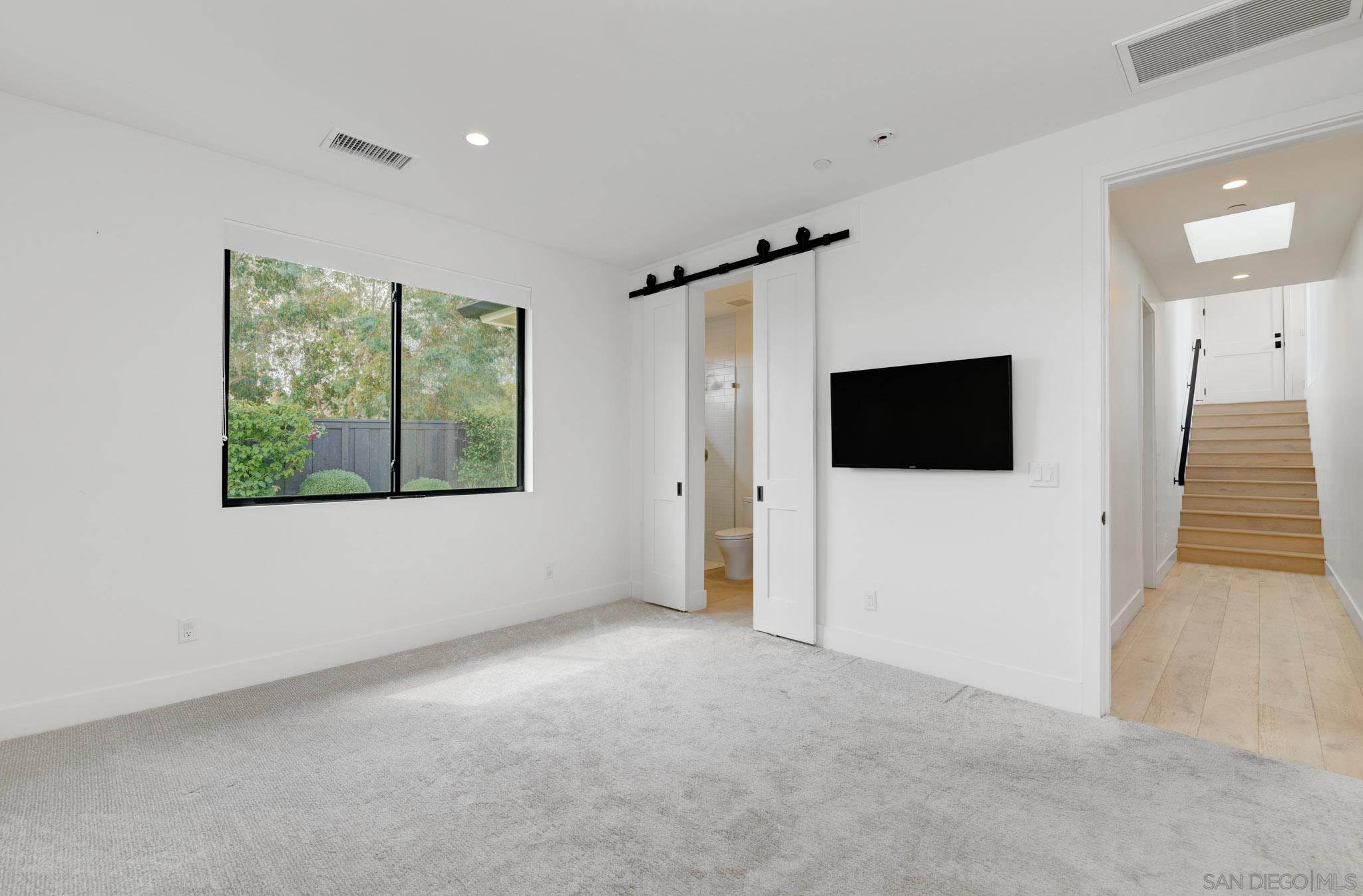 Detail Gallery Image 26 of 43 For 121  Avenida Esperanza, Encinitas,  CA 92024 - 5 Beds | 4/2 Baths