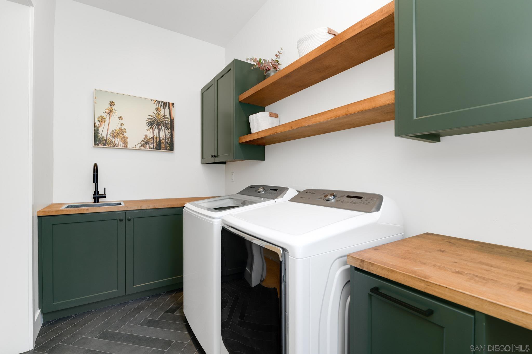 Detail Gallery Image 29 of 43 For 121  Avenida Esperanza, Encinitas,  CA 92024 - 5 Beds | 4/2 Baths