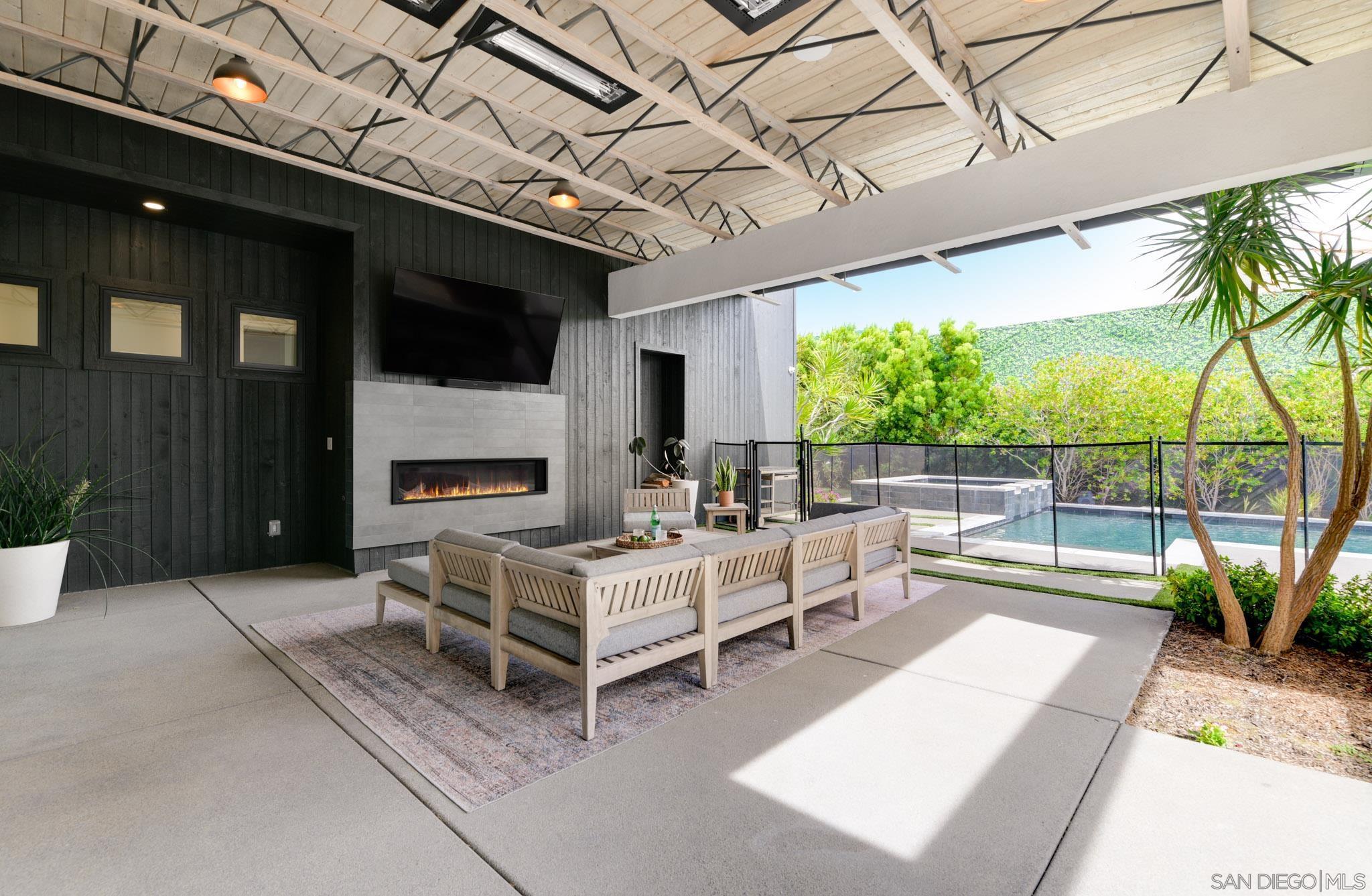 Detail Gallery Image 33 of 43 For 121  Avenida Esperanza, Encinitas,  CA 92024 - 5 Beds | 4/2 Baths