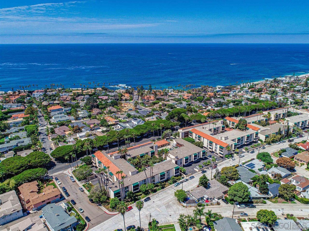 Detail Gallery Image 4 of 29 For 6333  La Jolla Blvd  #265,  La Jolla,  CA 92037 - 1 Beds | 1 Baths