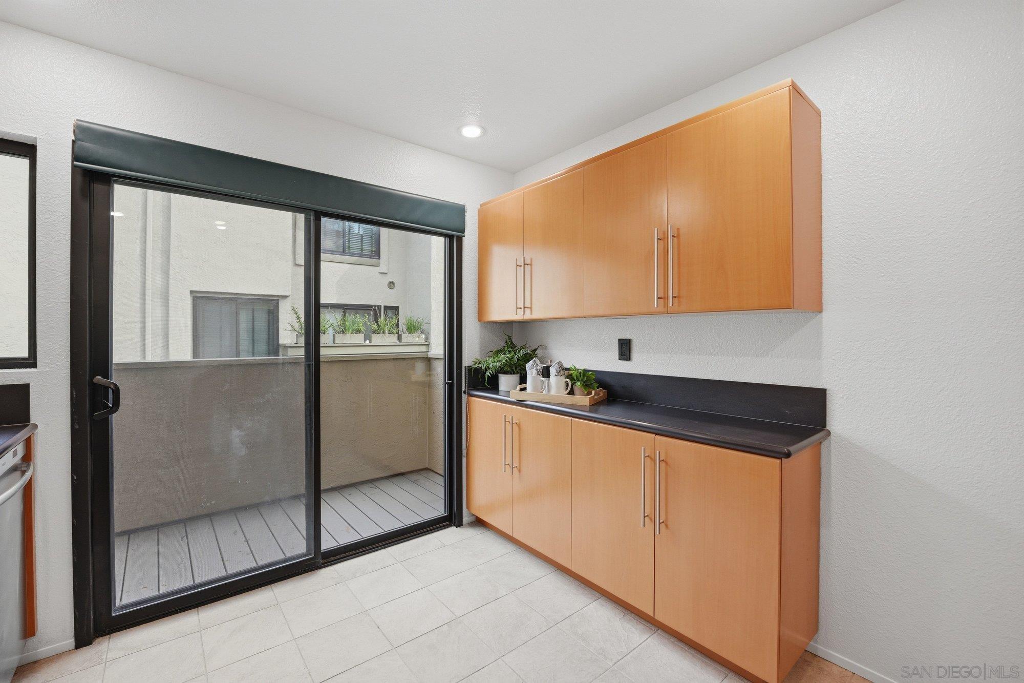 Detail Gallery Image 11 of 28 For 3311  Caminito Eastbluff  #183,  La Jolla,  CA 92037 - 3 Beds | 2/1 Baths