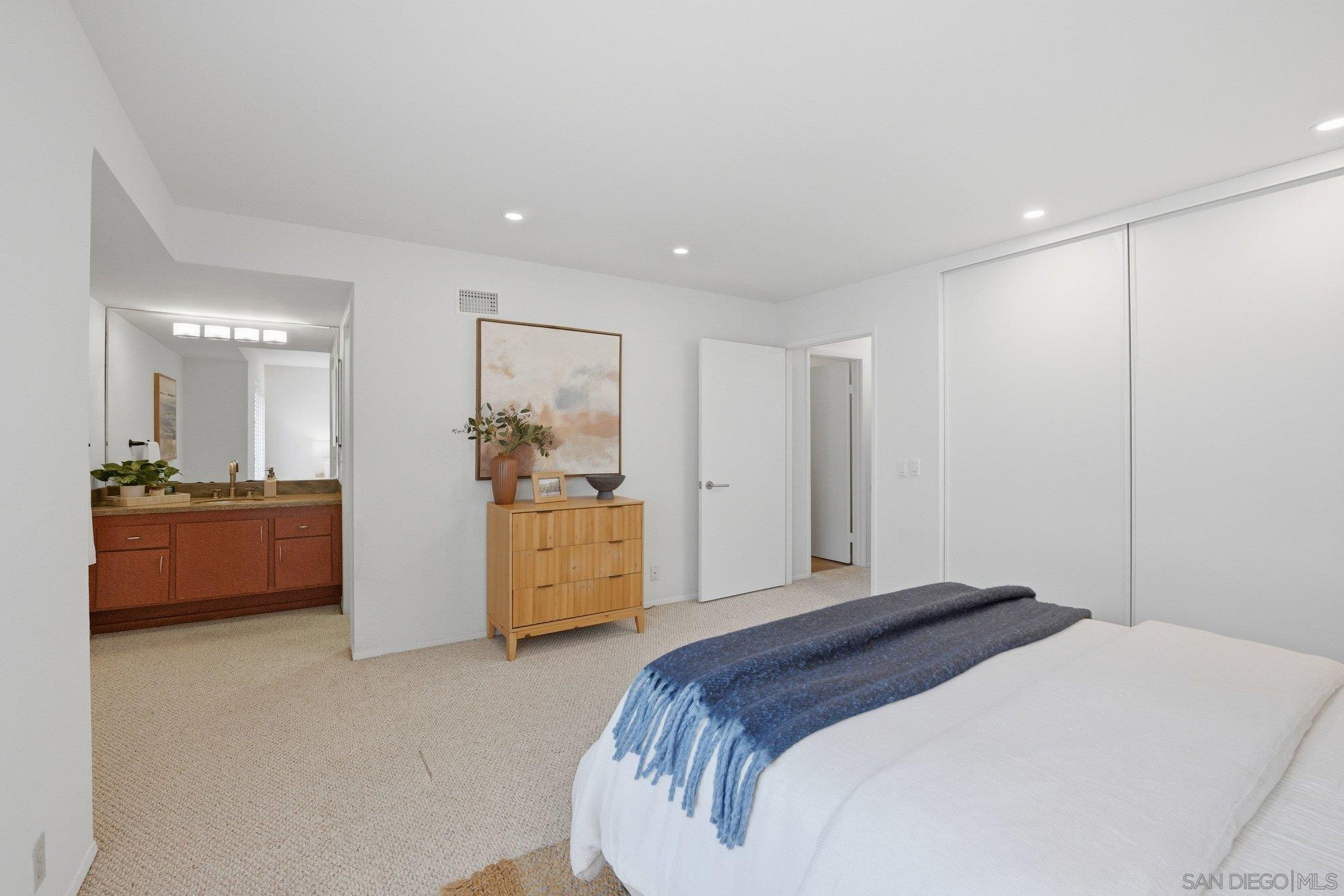 Detail Gallery Image 16 of 28 For 3311  Caminito Eastbluff  #183,  La Jolla,  CA 92037 - 3 Beds | 2/1 Baths