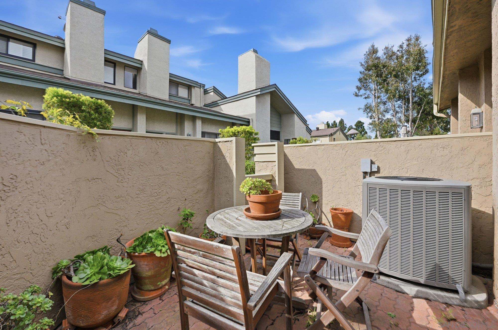 Detail Gallery Image 21 of 28 For 3311  Caminito Eastbluff  #183,  La Jolla,  CA 92037 - 3 Beds | 2/1 Baths