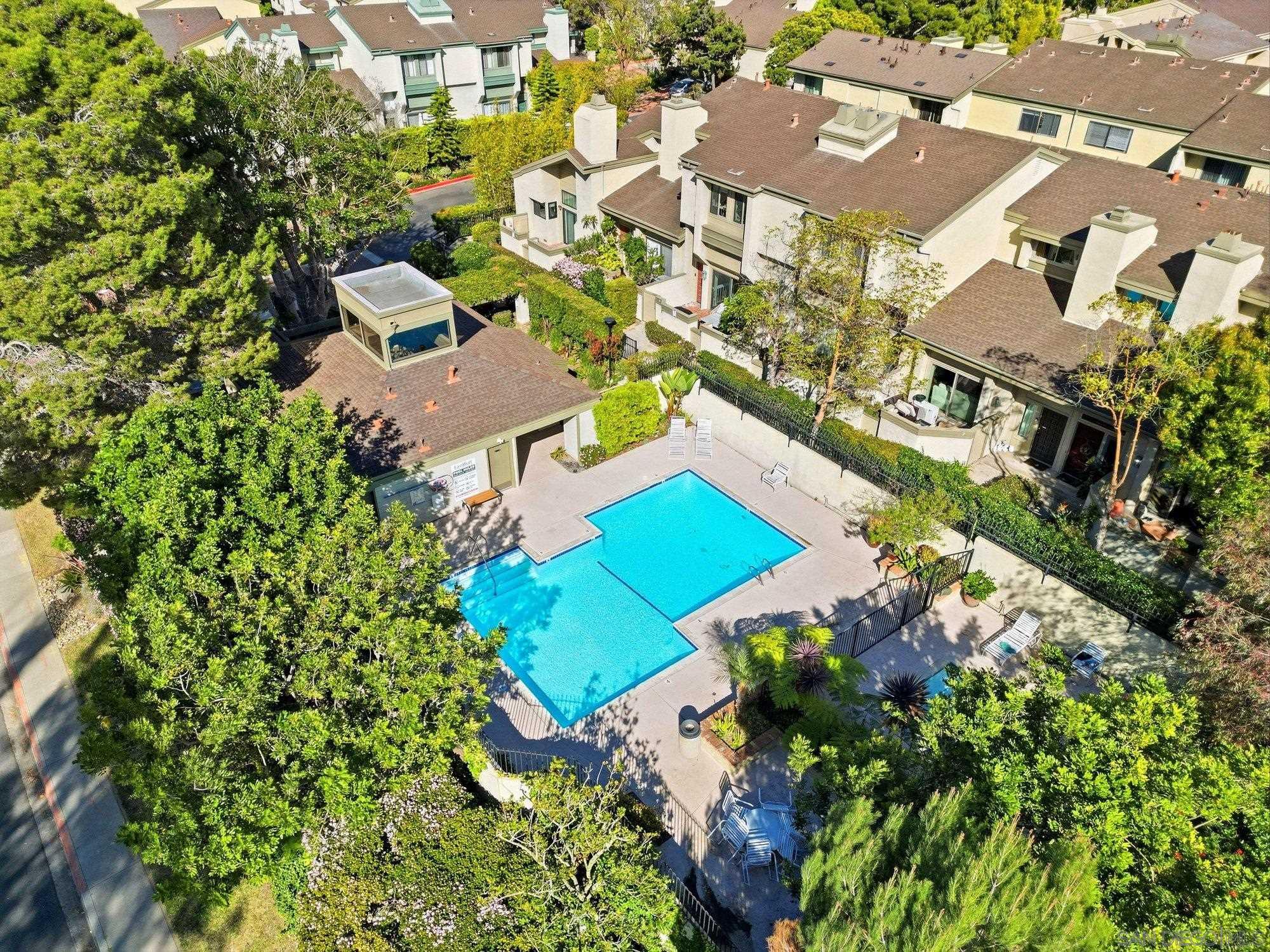 Detail Gallery Image 26 of 28 For 3311  Caminito Eastbluff  #183,  La Jolla,  CA 92037 - 3 Beds | 2/1 Baths