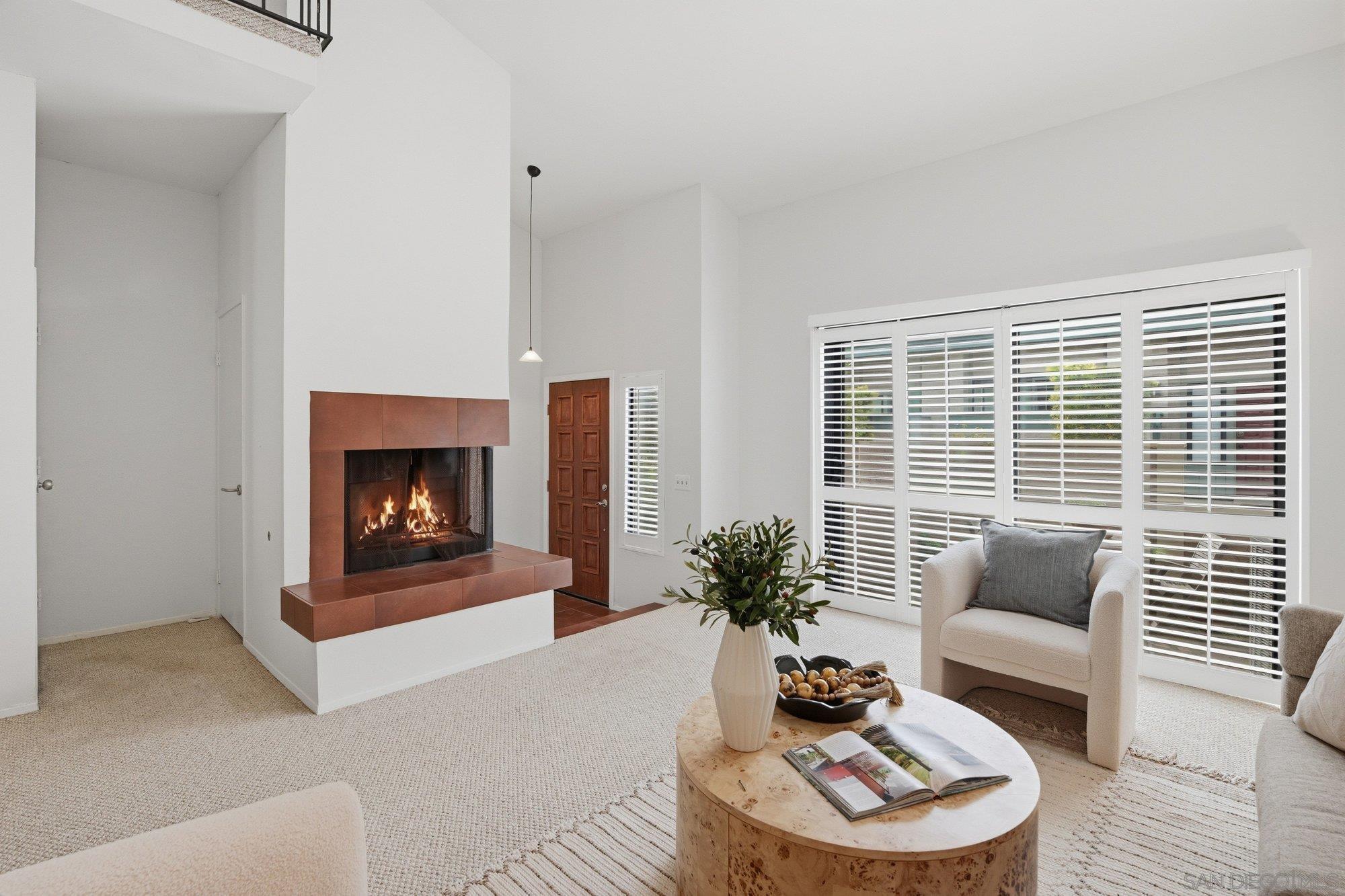 Detail Gallery Image 7 of 28 For 3311  Caminito Eastbluff  #183,  La Jolla,  CA 92037 - 3 Beds | 2/1 Baths