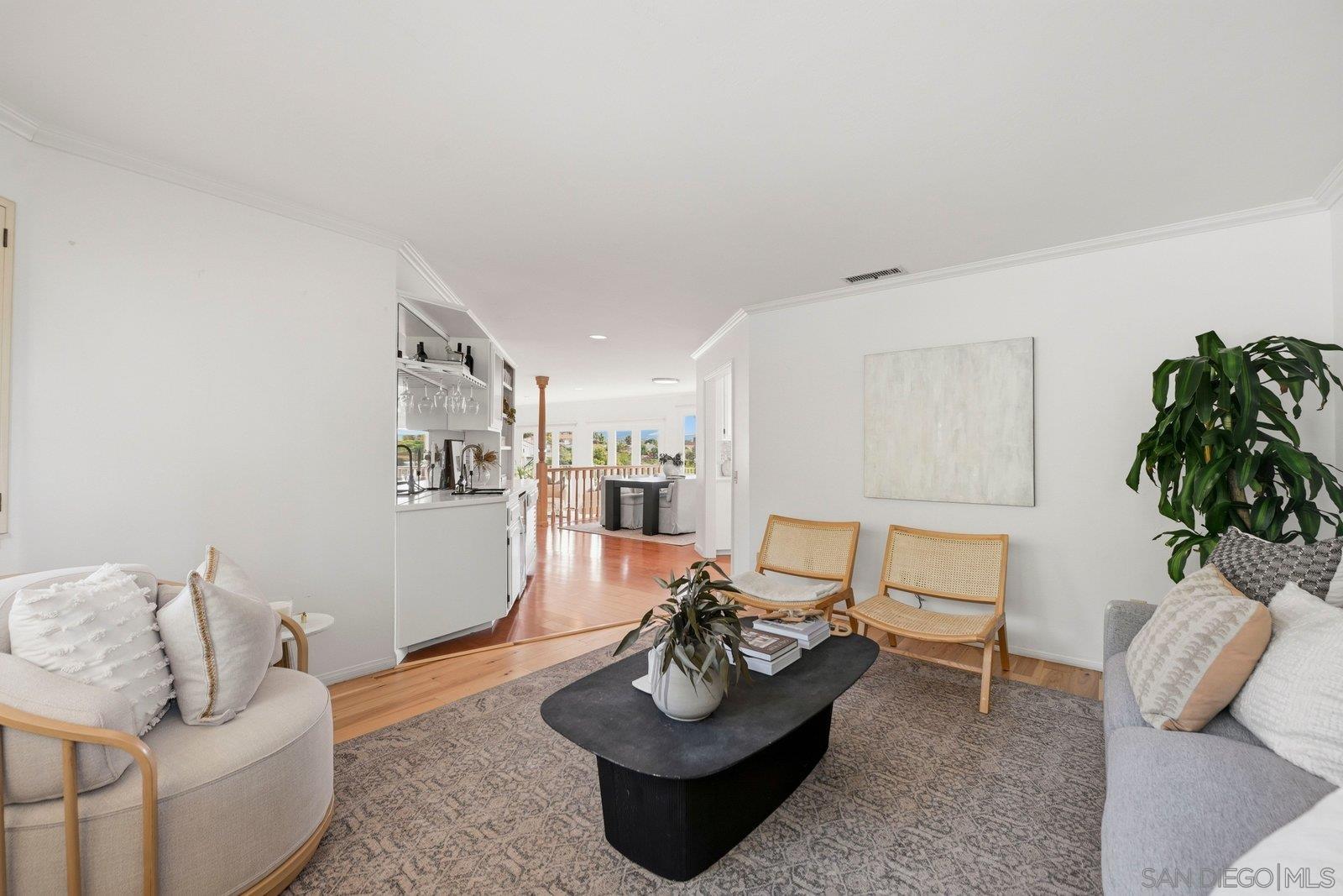 Detail Gallery Image 11 of 56 For 3132  Don Rolando, Escondido,  CA 92025 - 4 Beds | 3/1 Baths