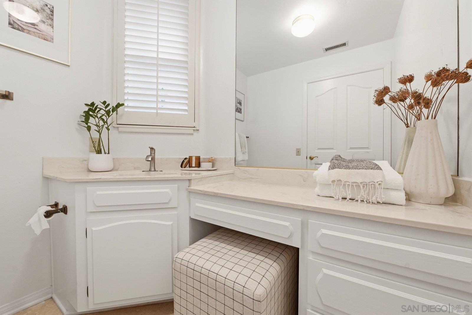 Detail Gallery Image 18 of 56 For 3132  Don Rolando, Escondido,  CA 92025 - 4 Beds | 3/1 Baths