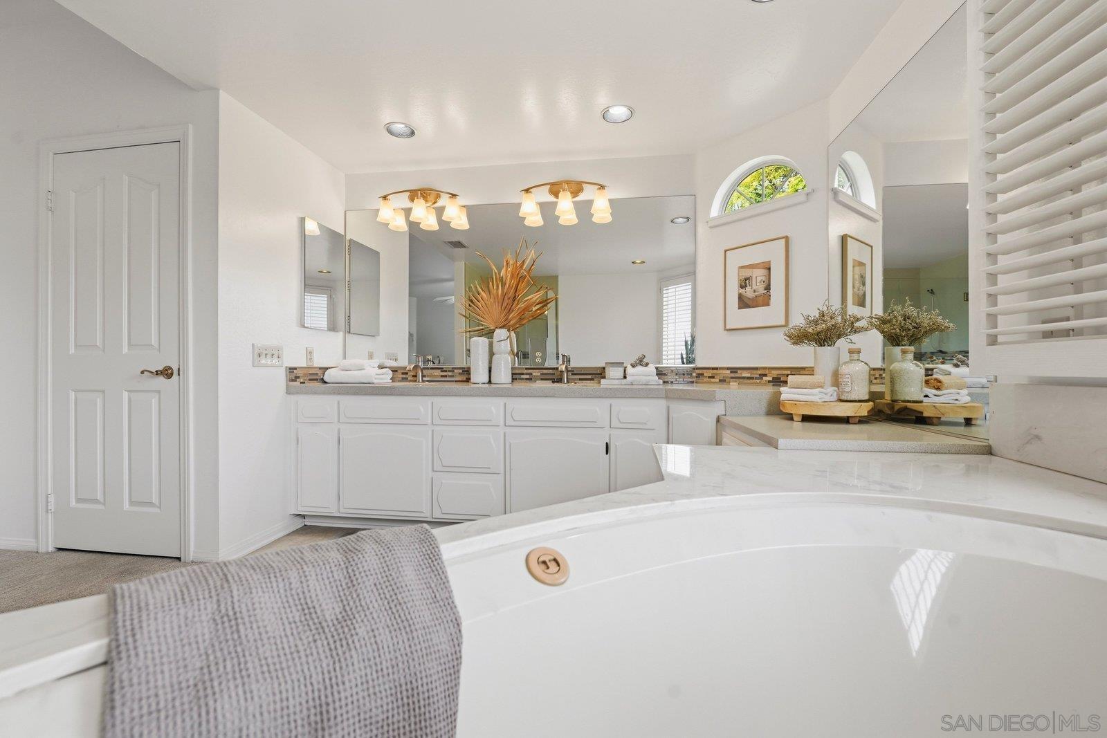 Detail Gallery Image 25 of 56 For 3132  Don Rolando, Escondido,  CA 92025 - 4 Beds | 3/1 Baths