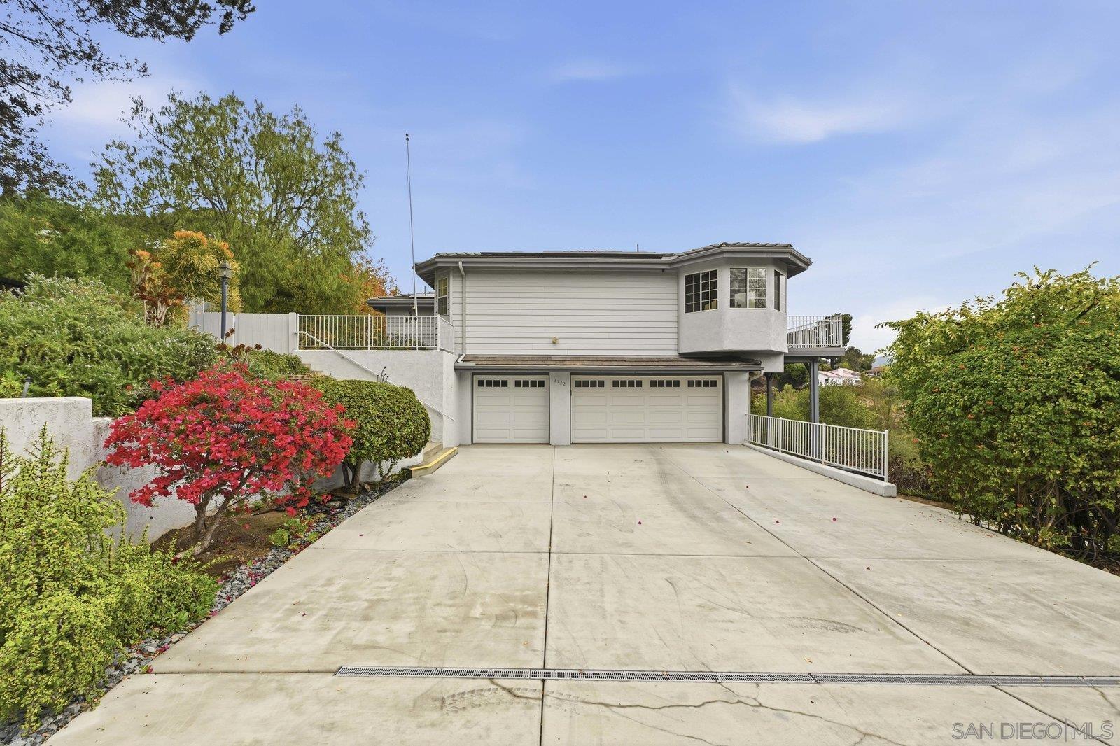 Detail Gallery Image 4 of 56 For 3132  Don Rolando, Escondido,  CA 92025 - 4 Beds | 3/1 Baths