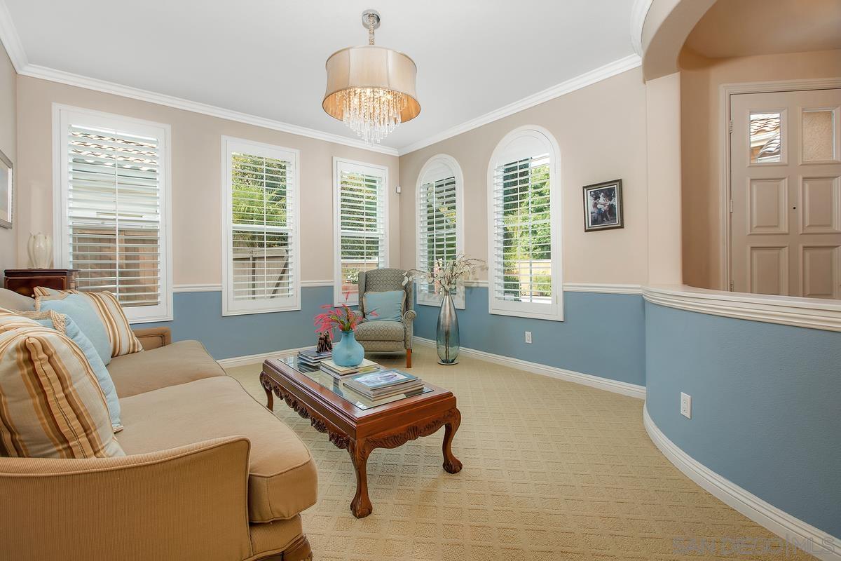 Detail Gallery Image 2 of 22 For 15374  Falcon Crest Ct, San Diego,  CA 92127 - 5 Beds | 4/1 Baths