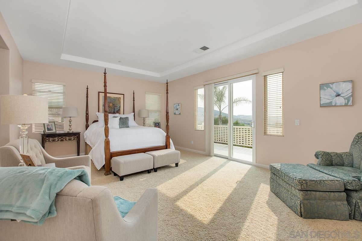 Detail Gallery Image 11 of 22 For 15374  Falcon Crest Ct, San Diego,  CA 92127 - 5 Beds | 4/1 Baths